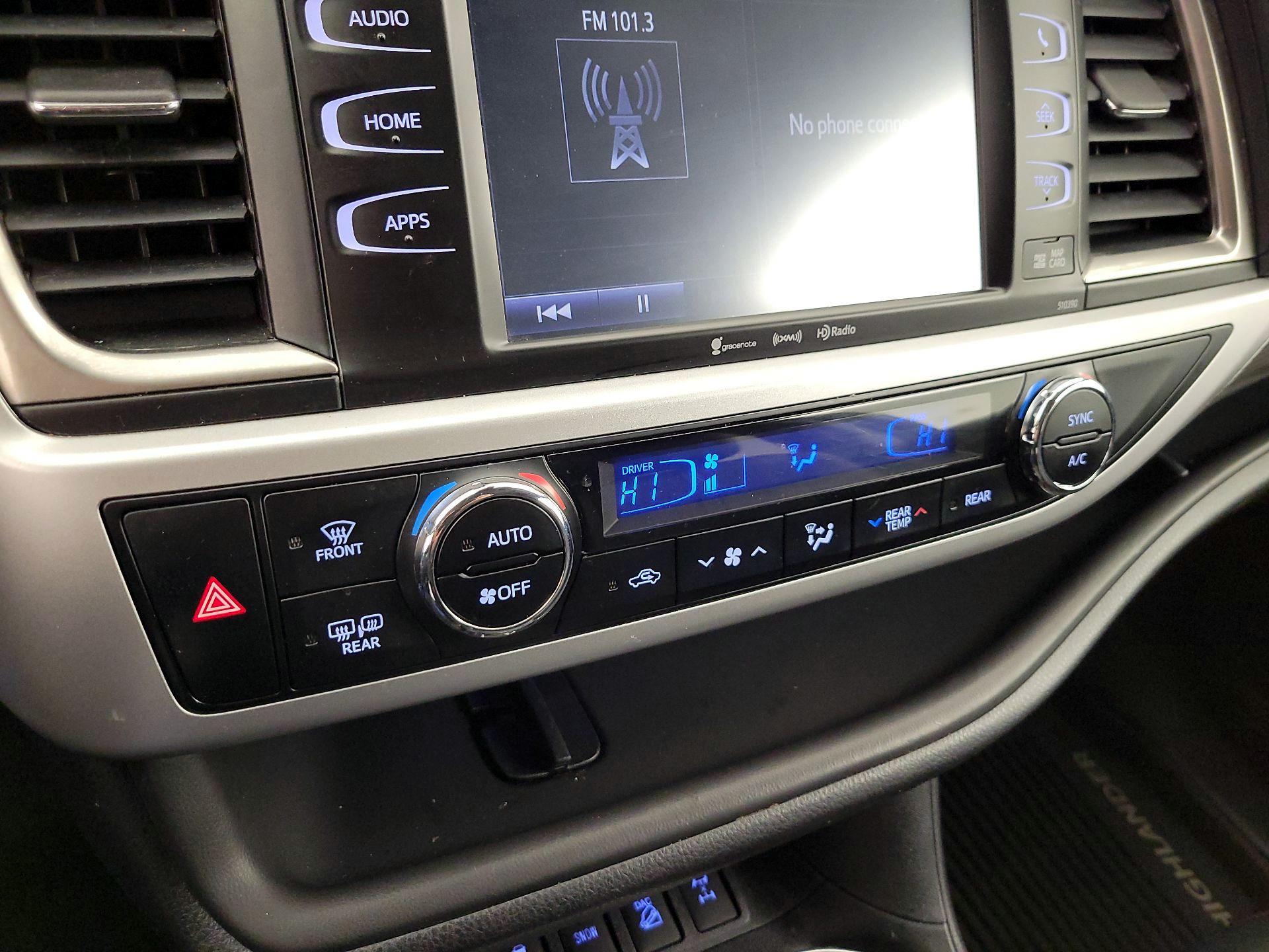 Thumbnail: 2019 Toyota Highlander - 17