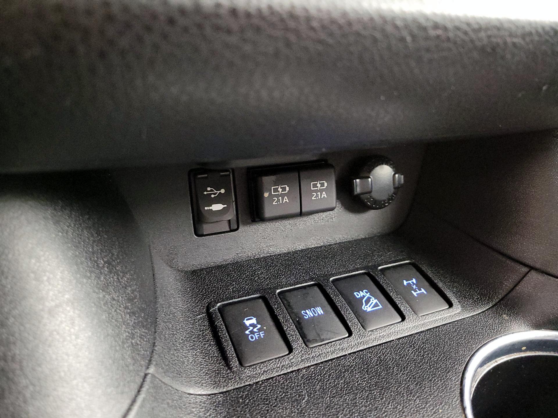 Thumbnail: 2019 Toyota Highlander - 19