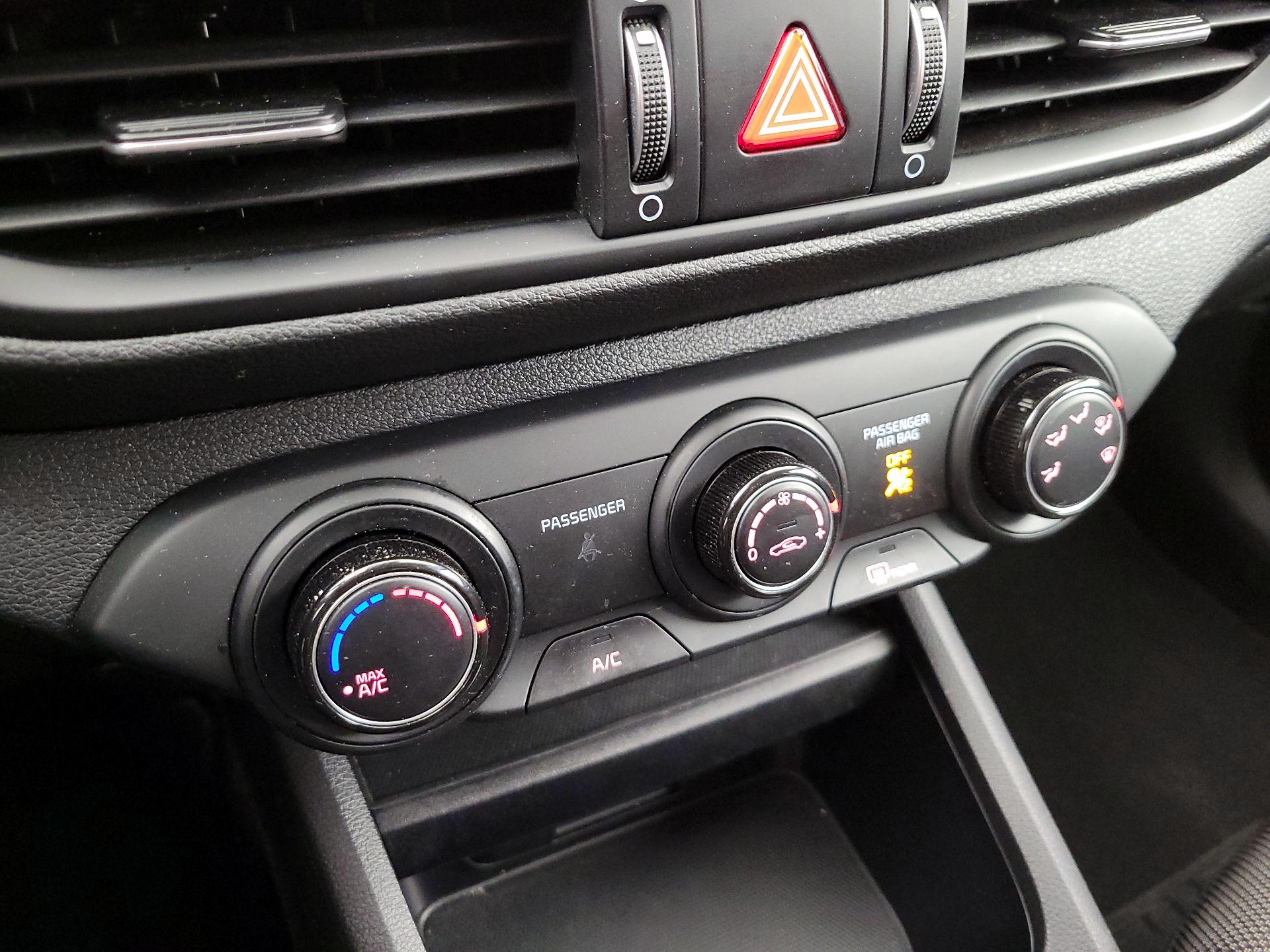 Thumbnail: 2024 Kia Forte - 16