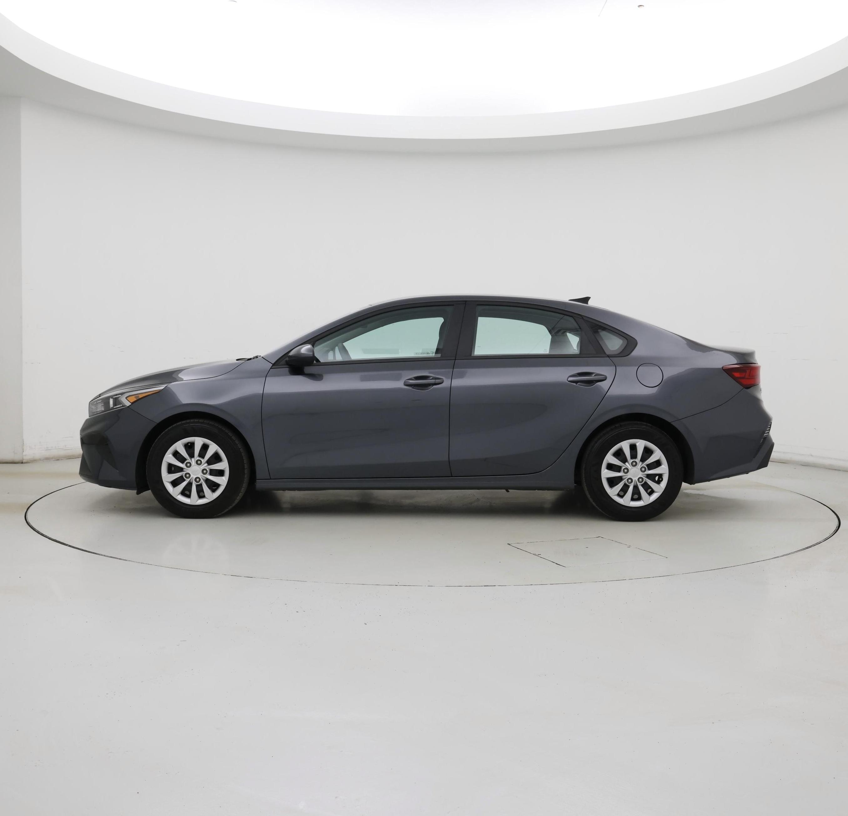 Thumbnail: 2024 Kia Forte - 3