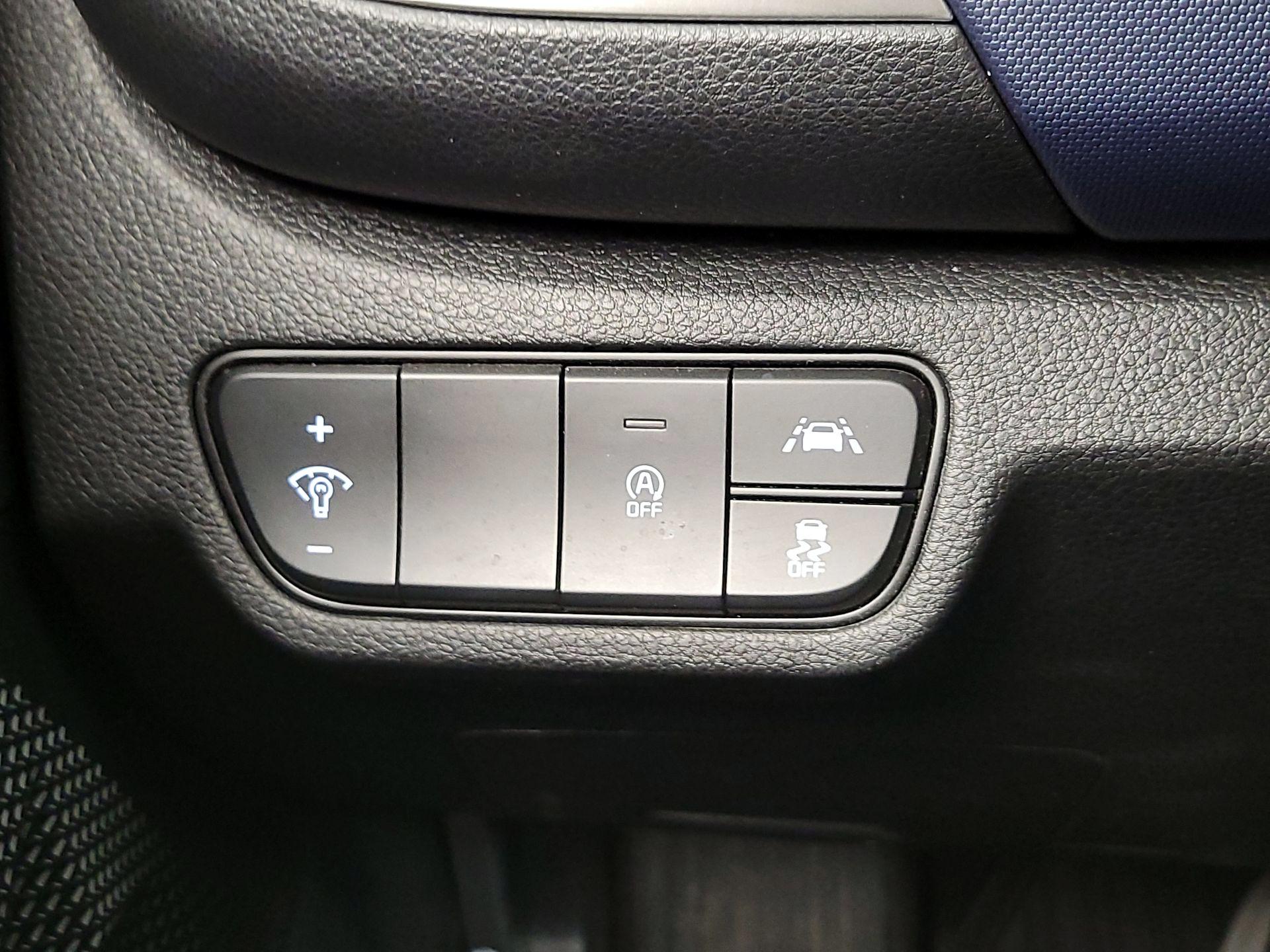 Thumbnail: 2023 Kia Seltos - 13