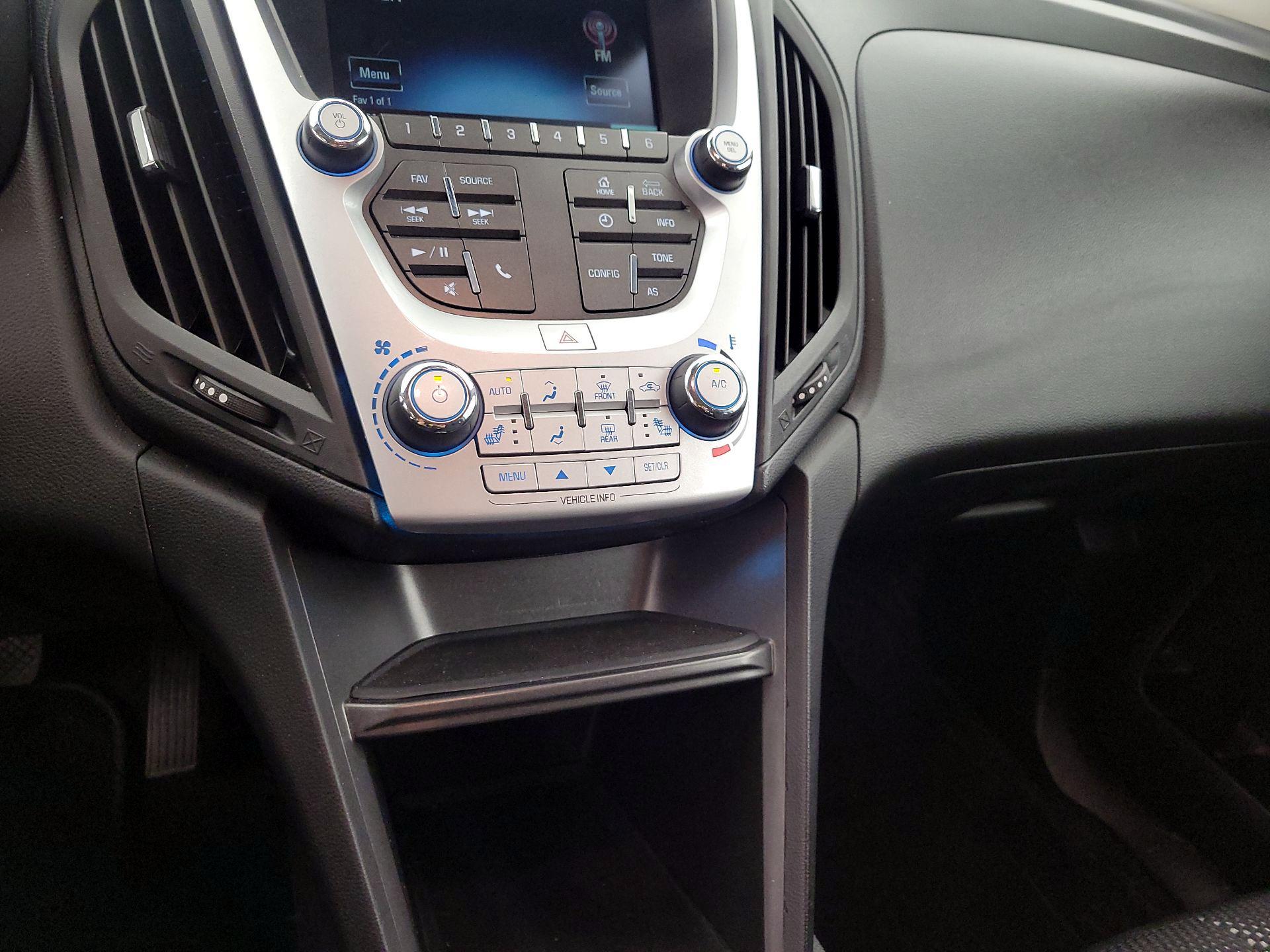 Thumbnail: 2016 Chevrolet Equinox - 16