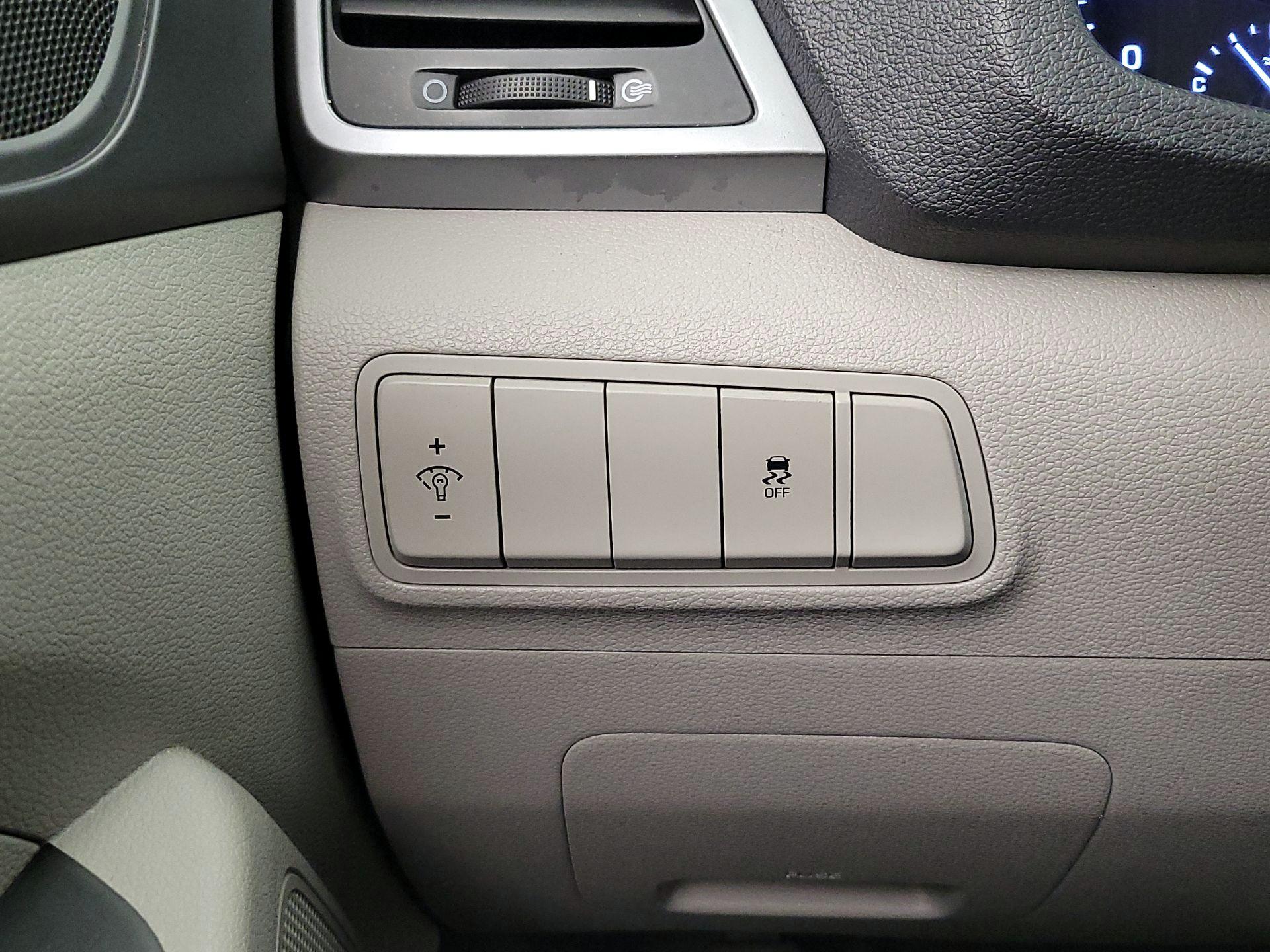 Thumbnail: 2016 Hyundai Tucson - 13