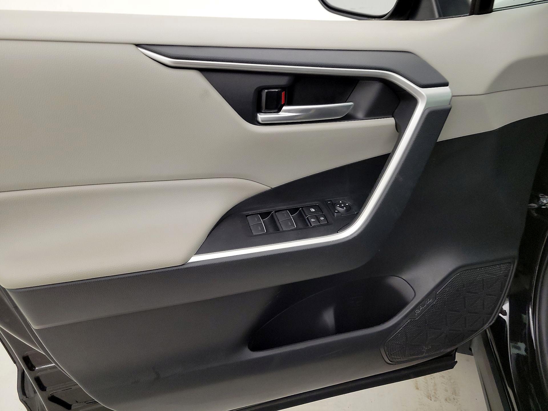 Thumbnail: 2023 Toyota RAV4 - 12