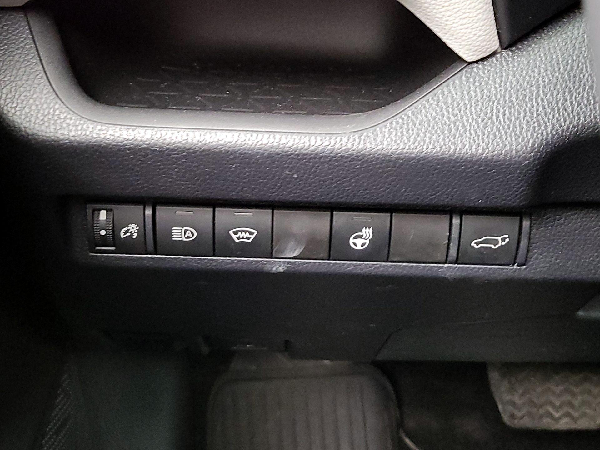 Thumbnail: 2023 Toyota RAV4 - 13