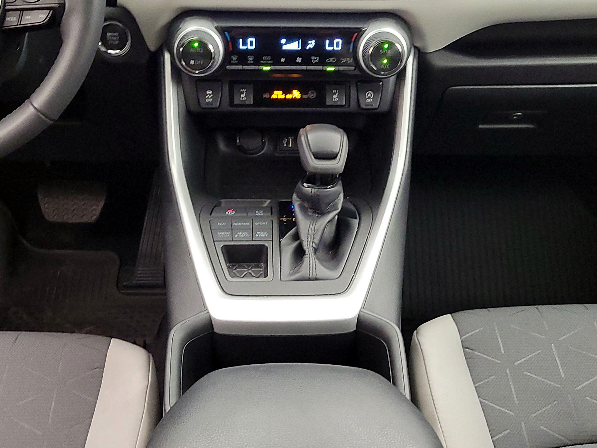 Thumbnail: 2023 Toyota RAV4 - 17