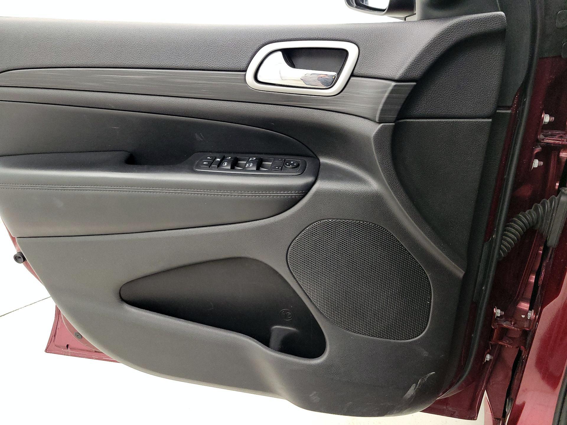 Thumbnail: 2019 Jeep Grand Cherokee - 12