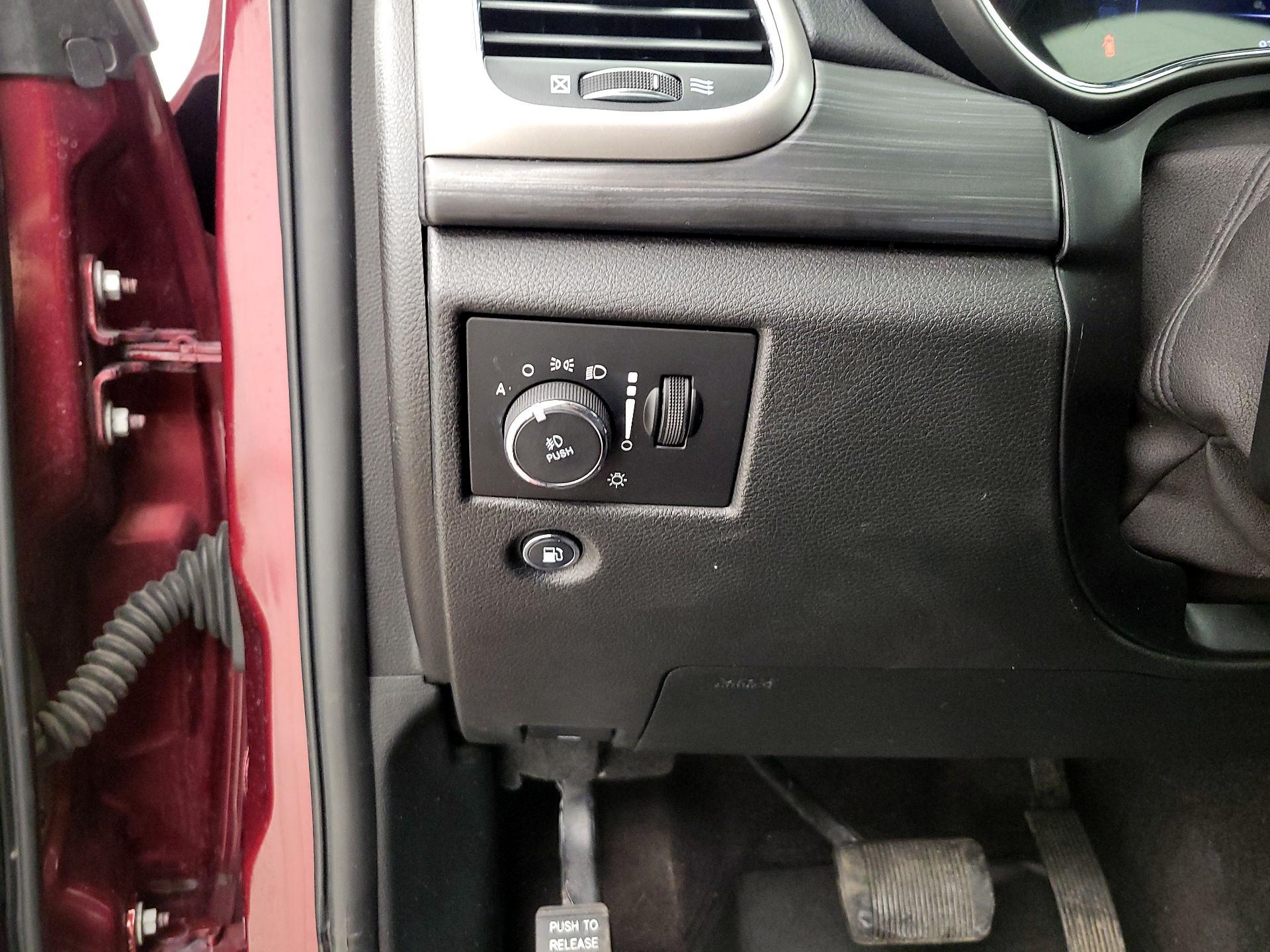 Thumbnail: 2019 Jeep Grand Cherokee - 13