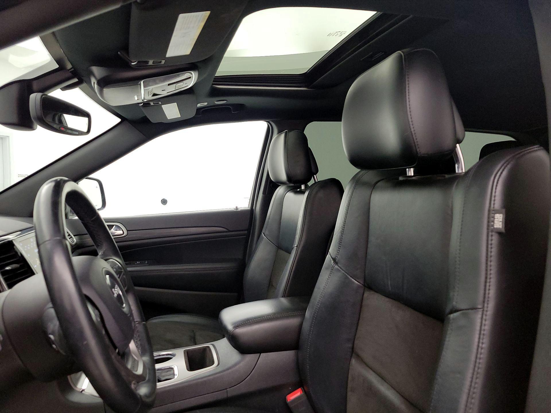 Thumbnail: 2019 Jeep Grand Cherokee - 20