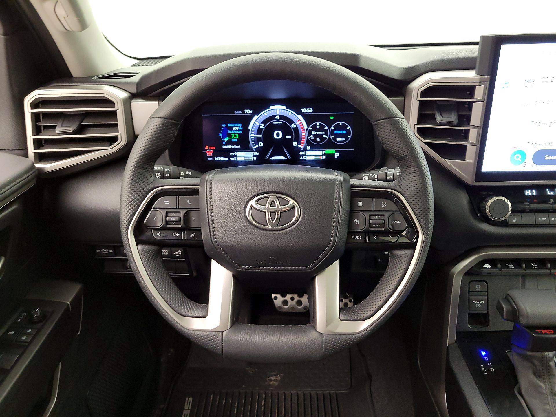 Thumbnail: 2023 Toyota Sequoia - 10