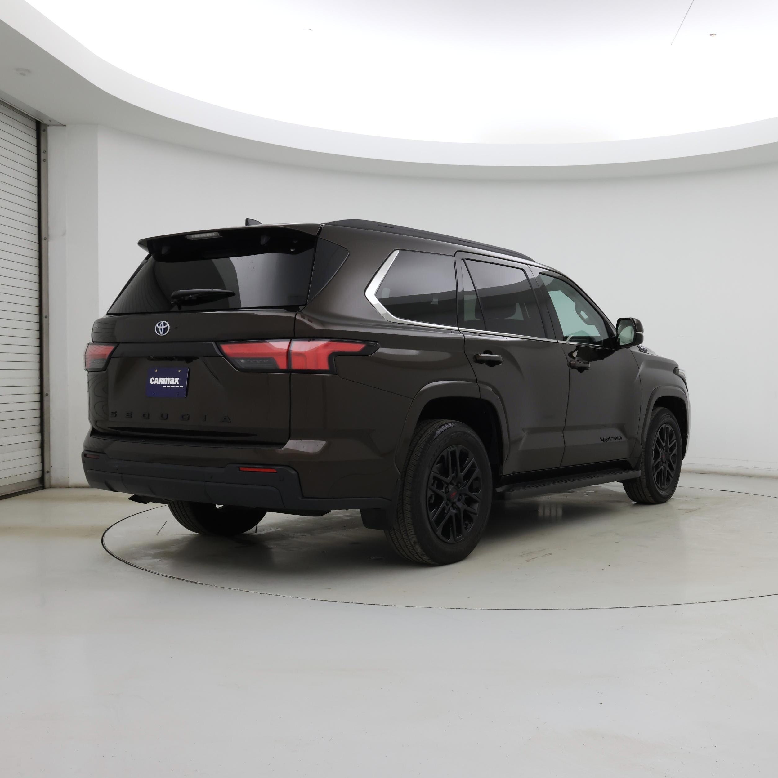 Thumbnail: 2023 Toyota Sequoia - 8