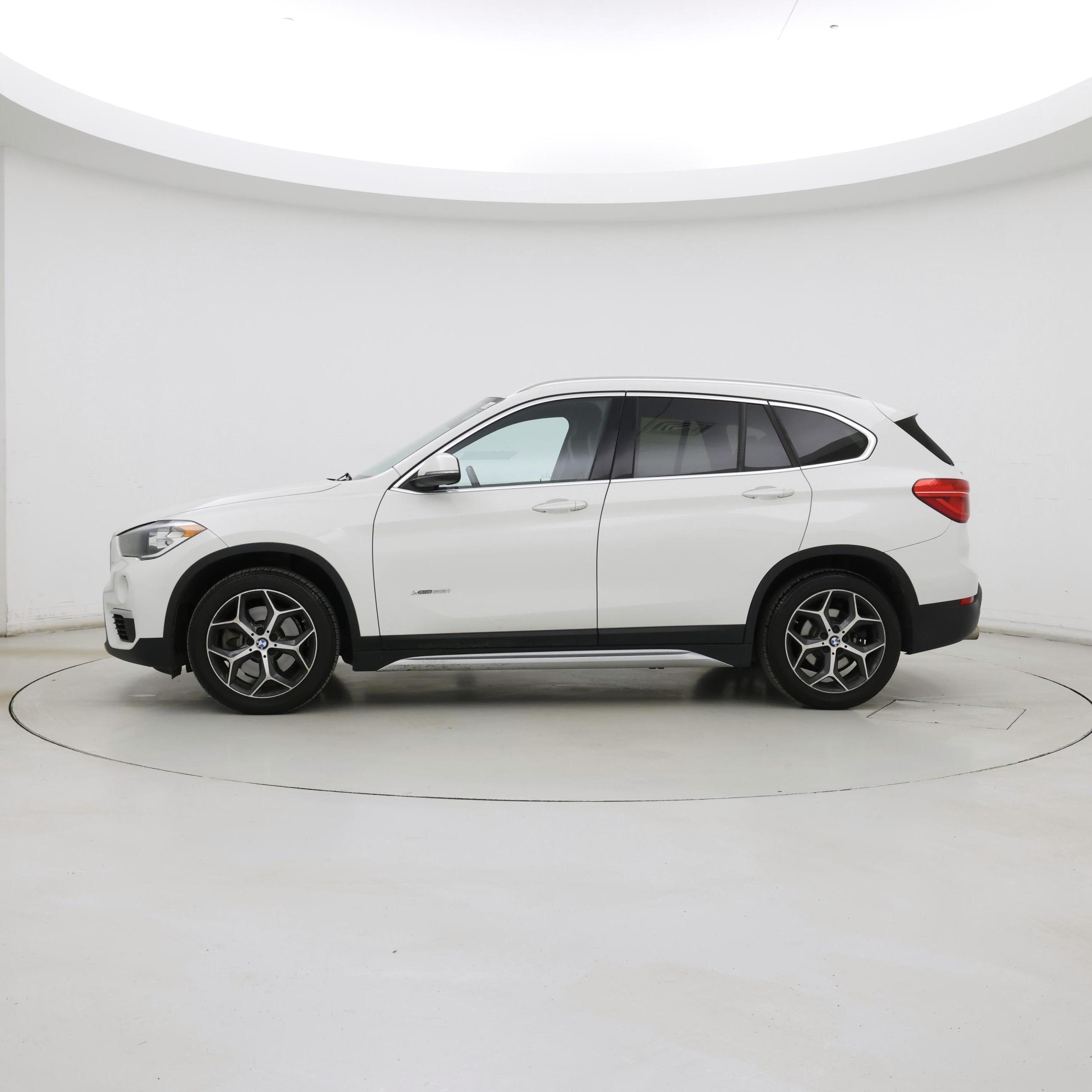 Thumbnail: 2018 BMW X1 - 3