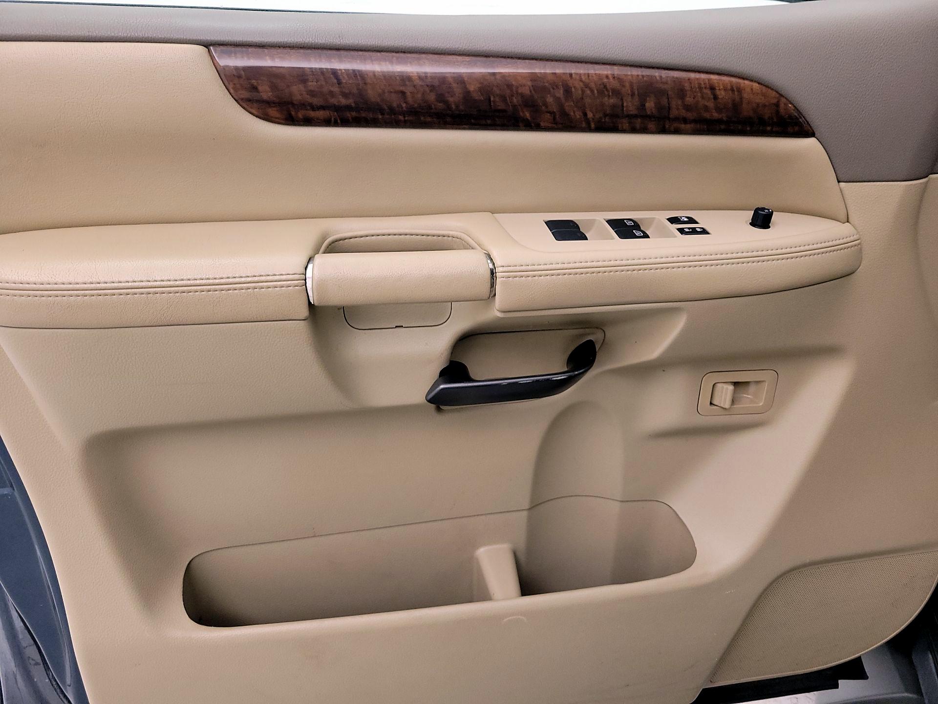 Thumbnail: 2014 Nissan Armada - 12