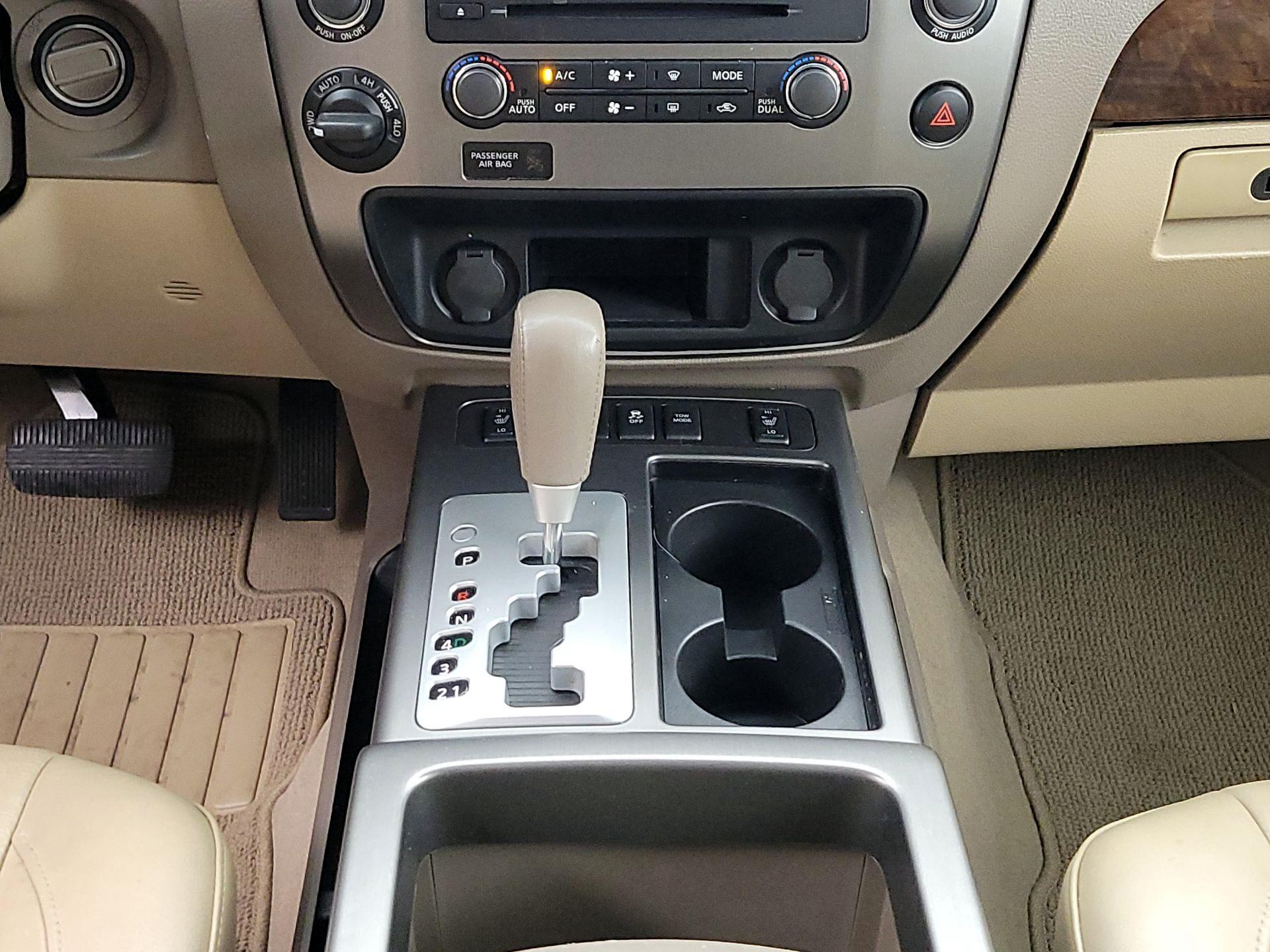 Thumbnail: 2014 Nissan Armada - 17