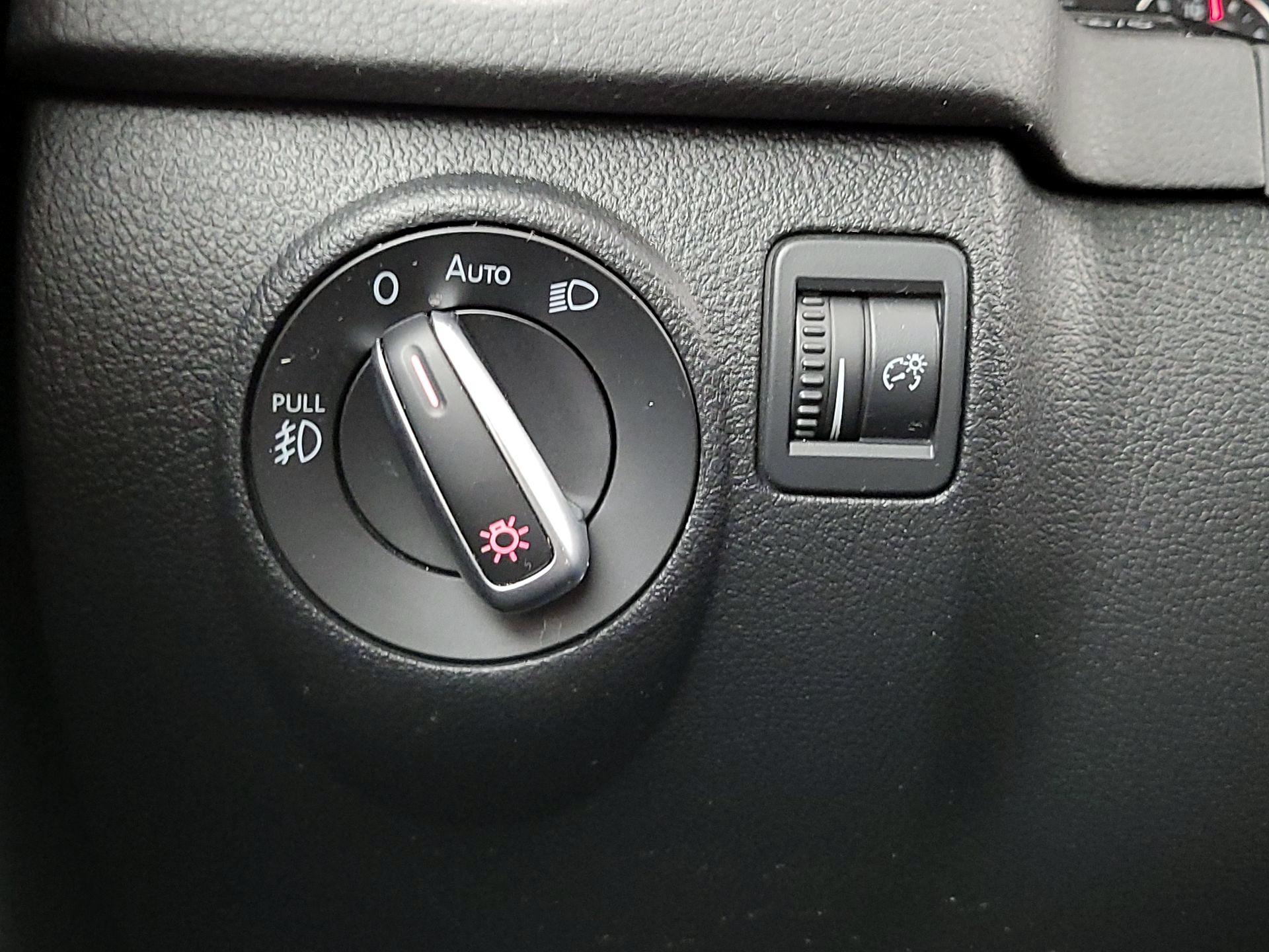 Thumbnail: 2017 Volkswagen Tiguan - 13