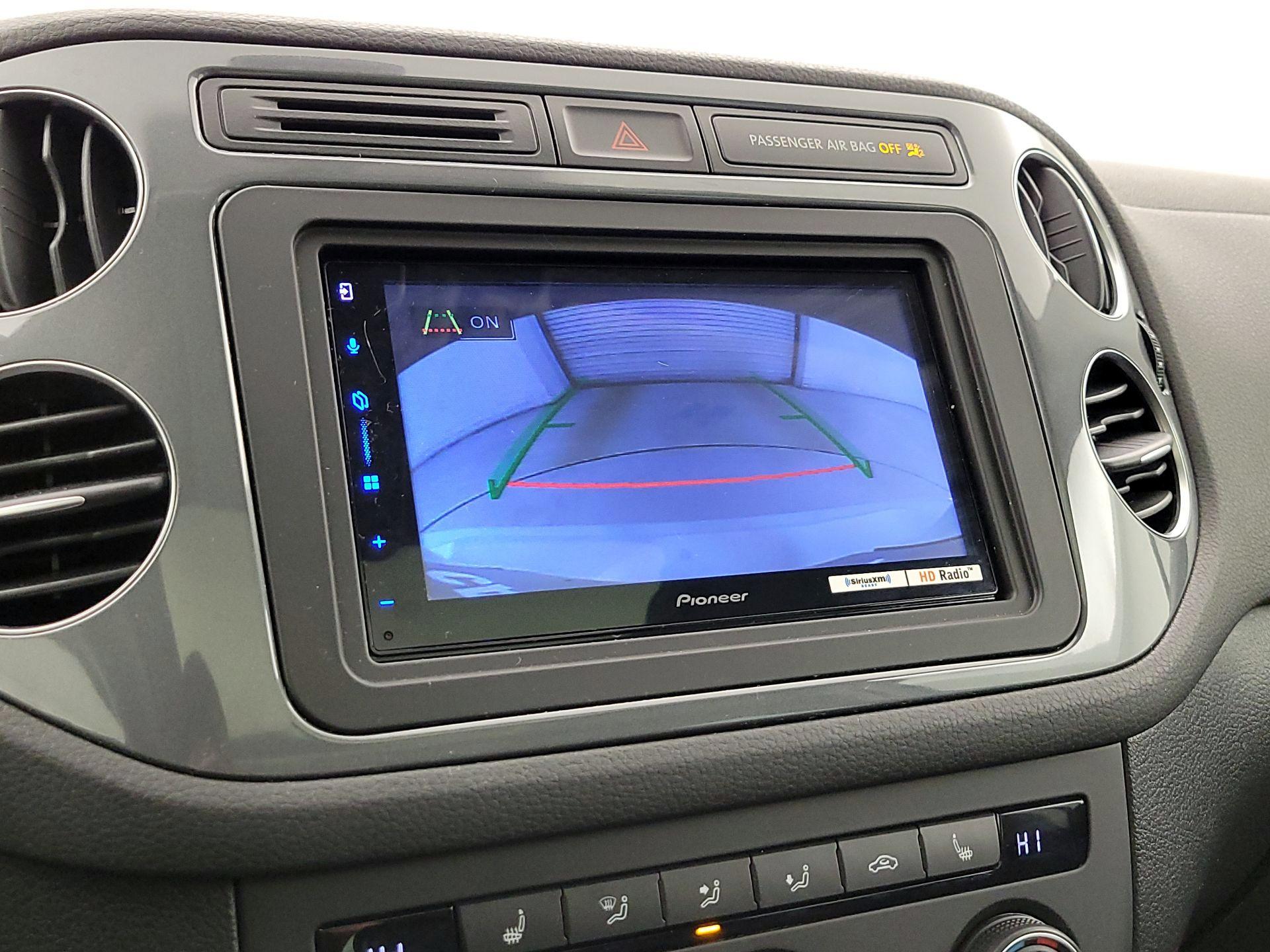 Thumbnail: 2017 Volkswagen Tiguan - 14