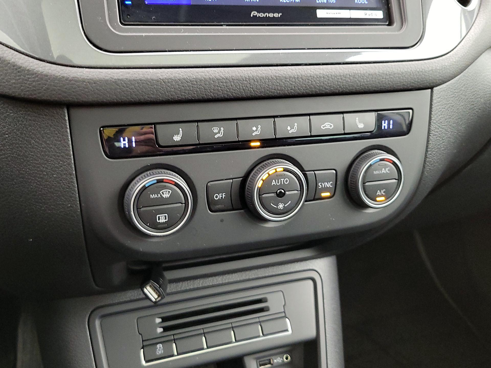 Thumbnail: 2017 Volkswagen Tiguan - 16