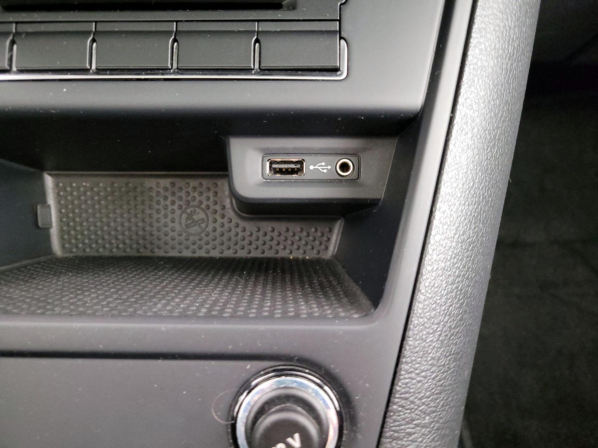 Thumbnail: 2017 Volkswagen Tiguan - 18