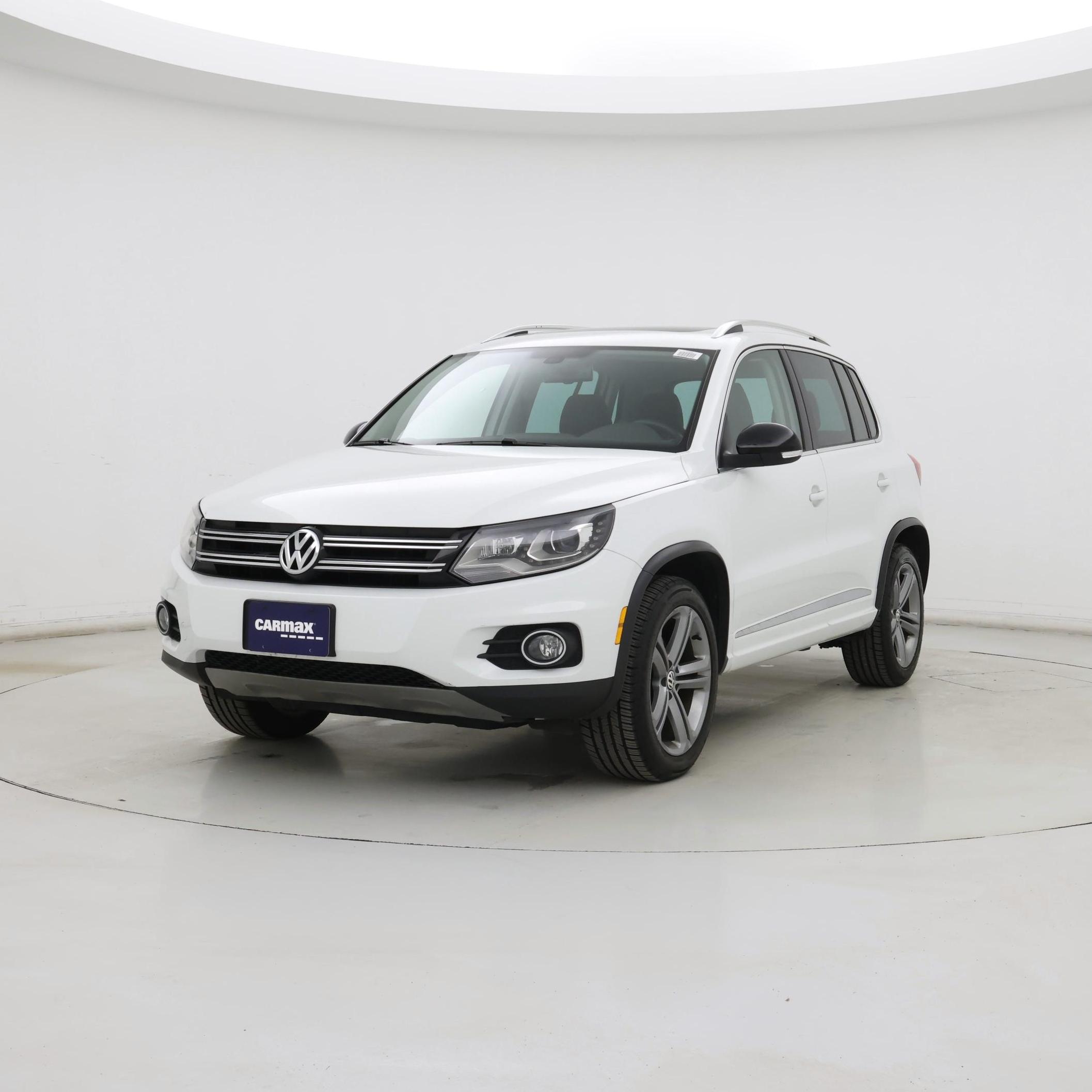 Thumbnail: 2017 Volkswagen Tiguan - 4
