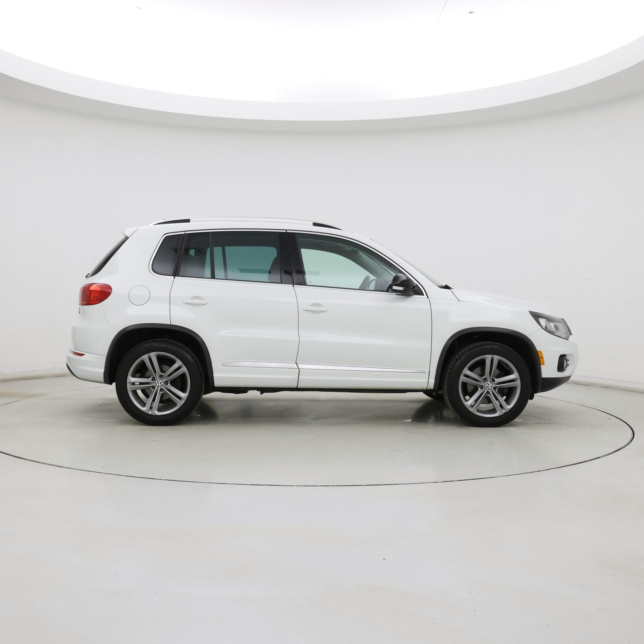 Thumbnail: 2017 Volkswagen Tiguan - 7