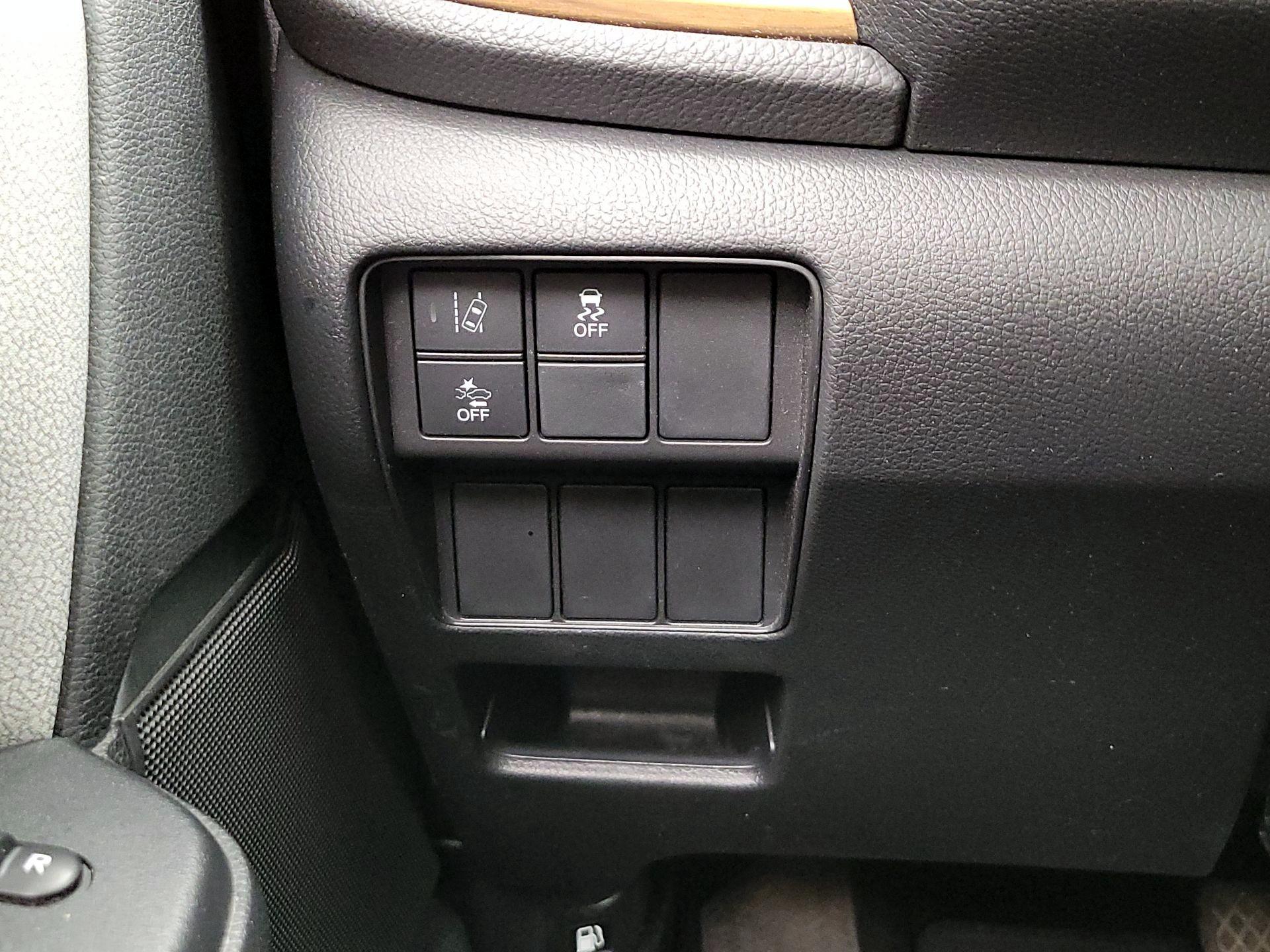 Thumbnail: 2018 Honda CR-V - 13