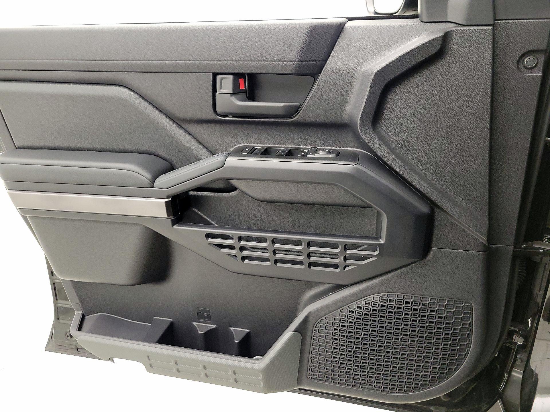 Thumbnail: 2025 Toyota 4Runner - 12