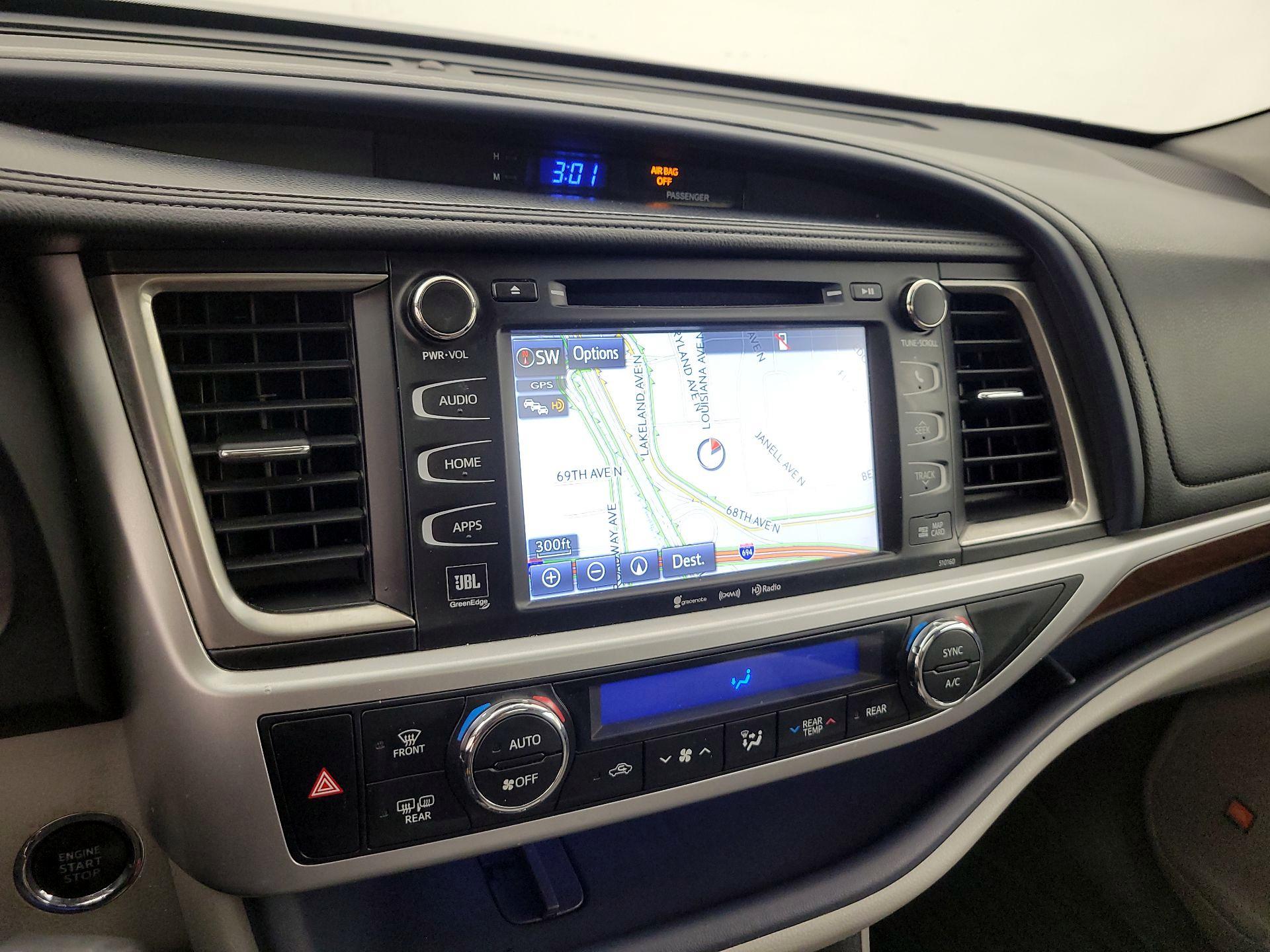 Thumbnail: 2016 Toyota Highlander - 14