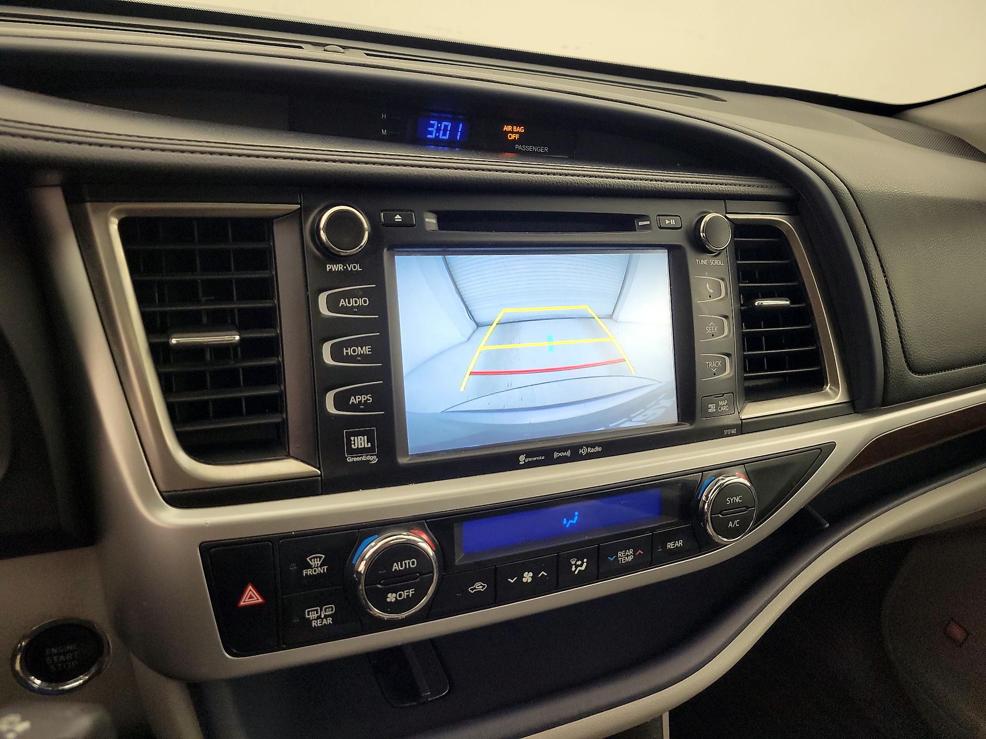 Thumbnail: 2016 Toyota Highlander - 15