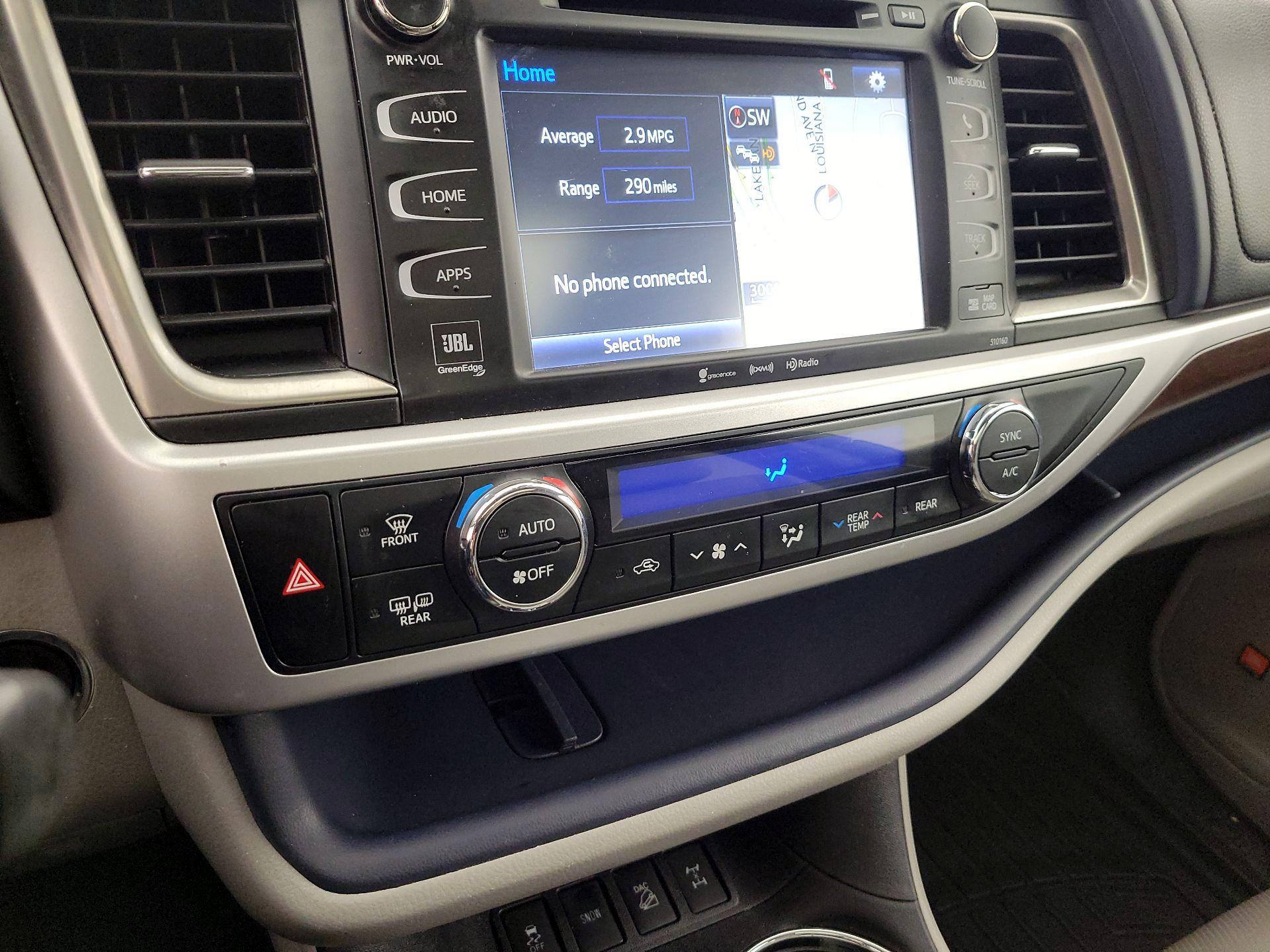 Thumbnail: 2016 Toyota Highlander - 17