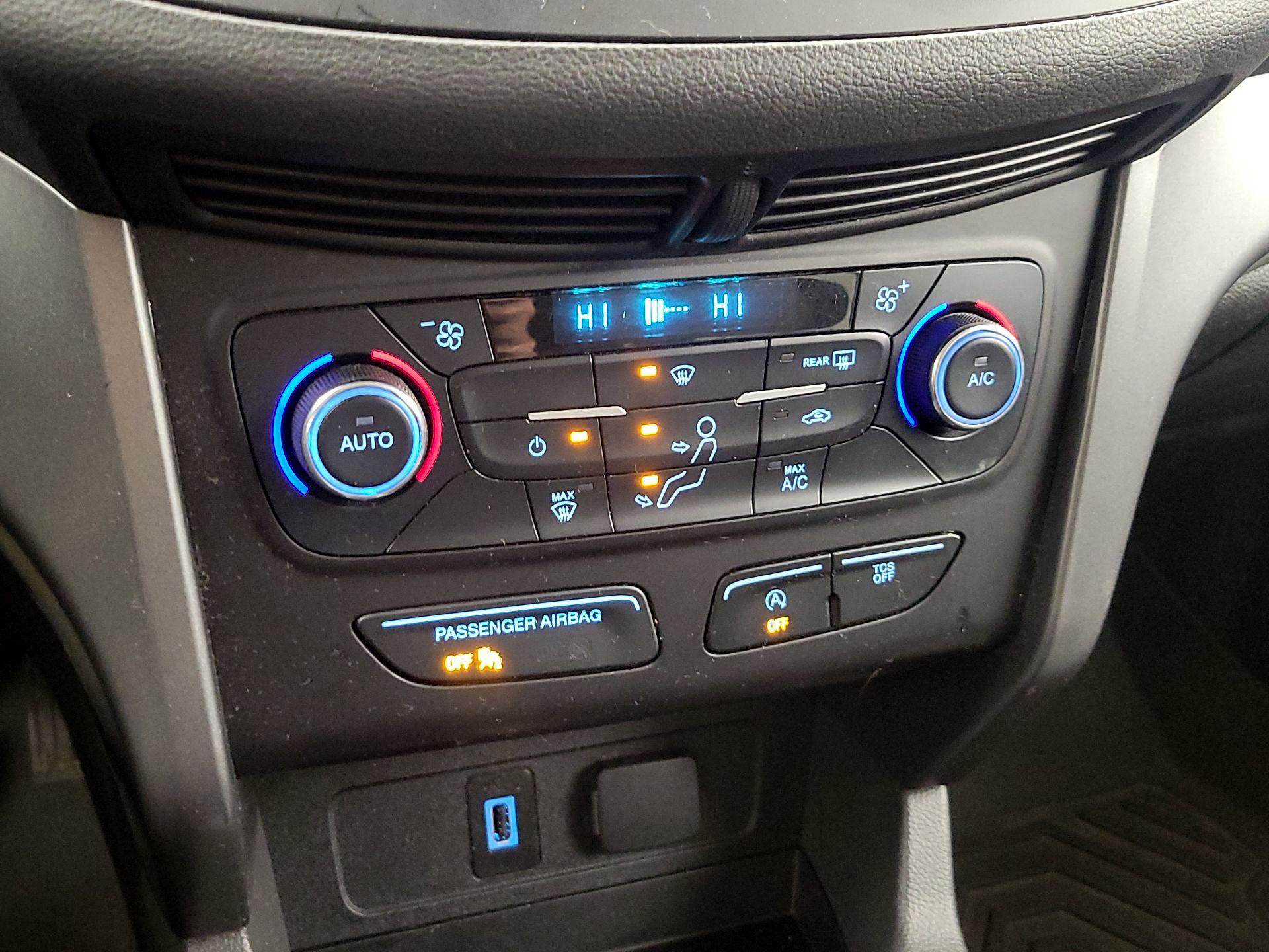 Thumbnail: 2017 Ford Escape - 16