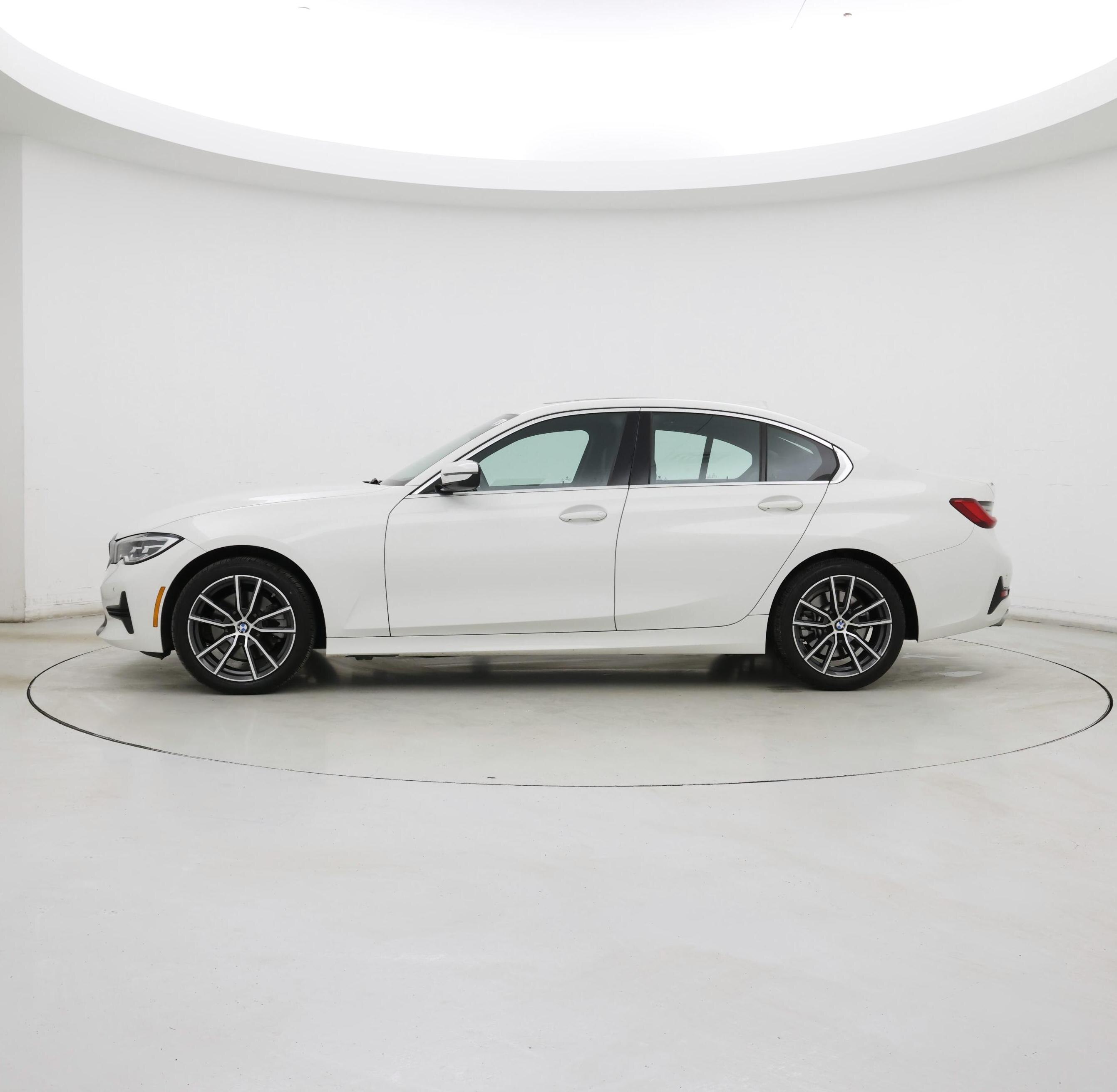 Thumbnail: 2021 BMW 3 Series - 3