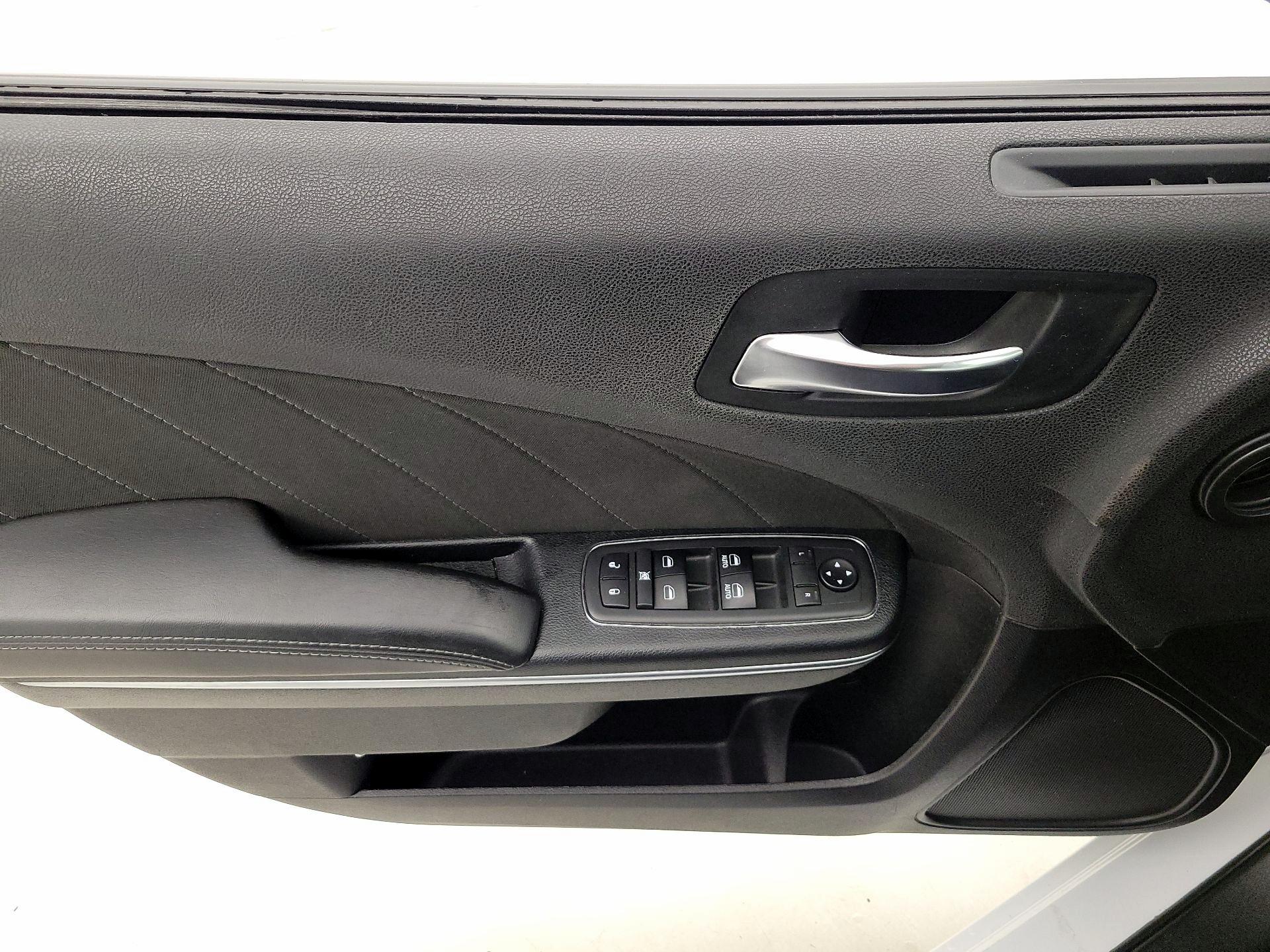 Thumbnail: 2018 Dodge Charger - 12