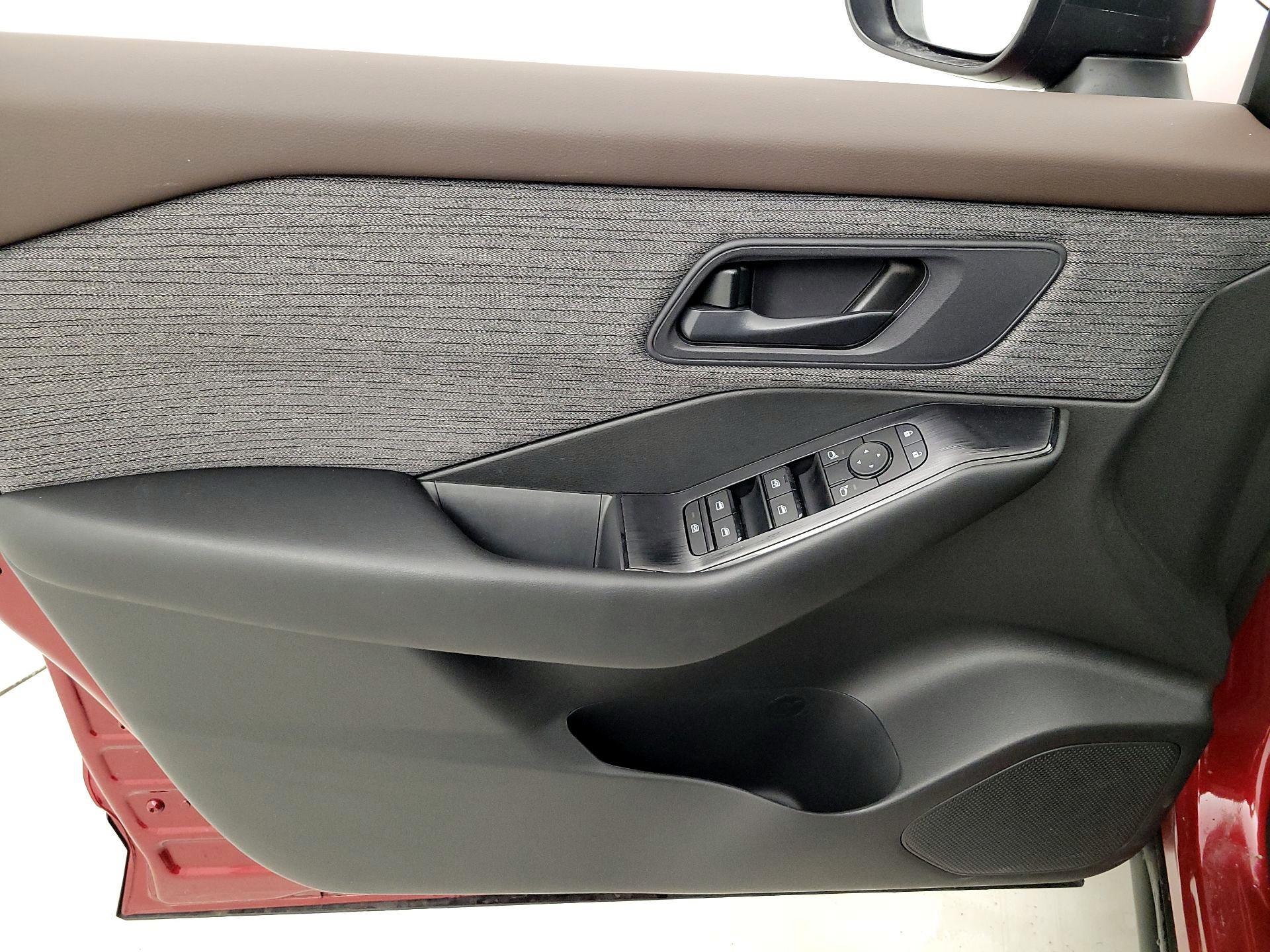 Thumbnail: 2023 Nissan Rogue - 12