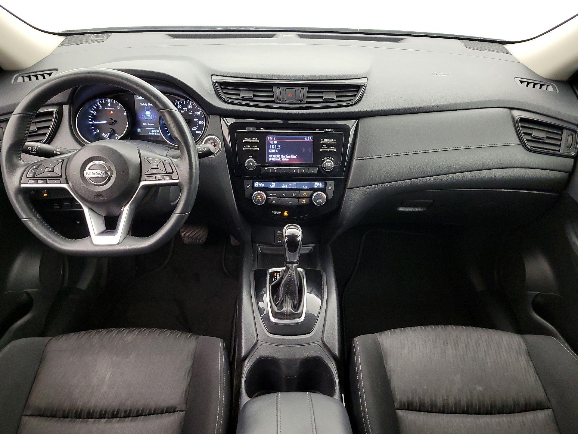 Thumbnail: 2017 Nissan Rogue - 9