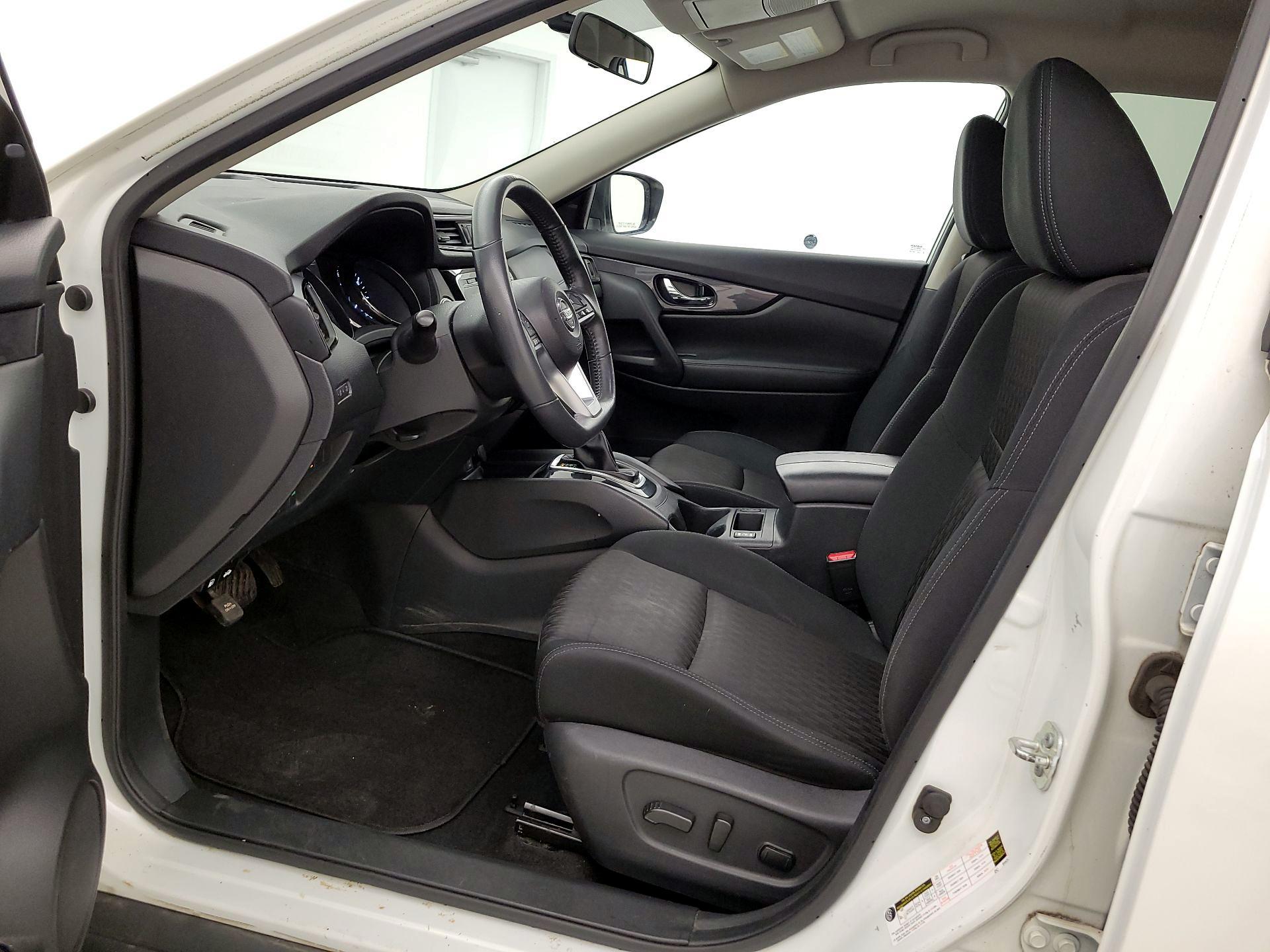 Thumbnail: 2017 Nissan Rogue - 11