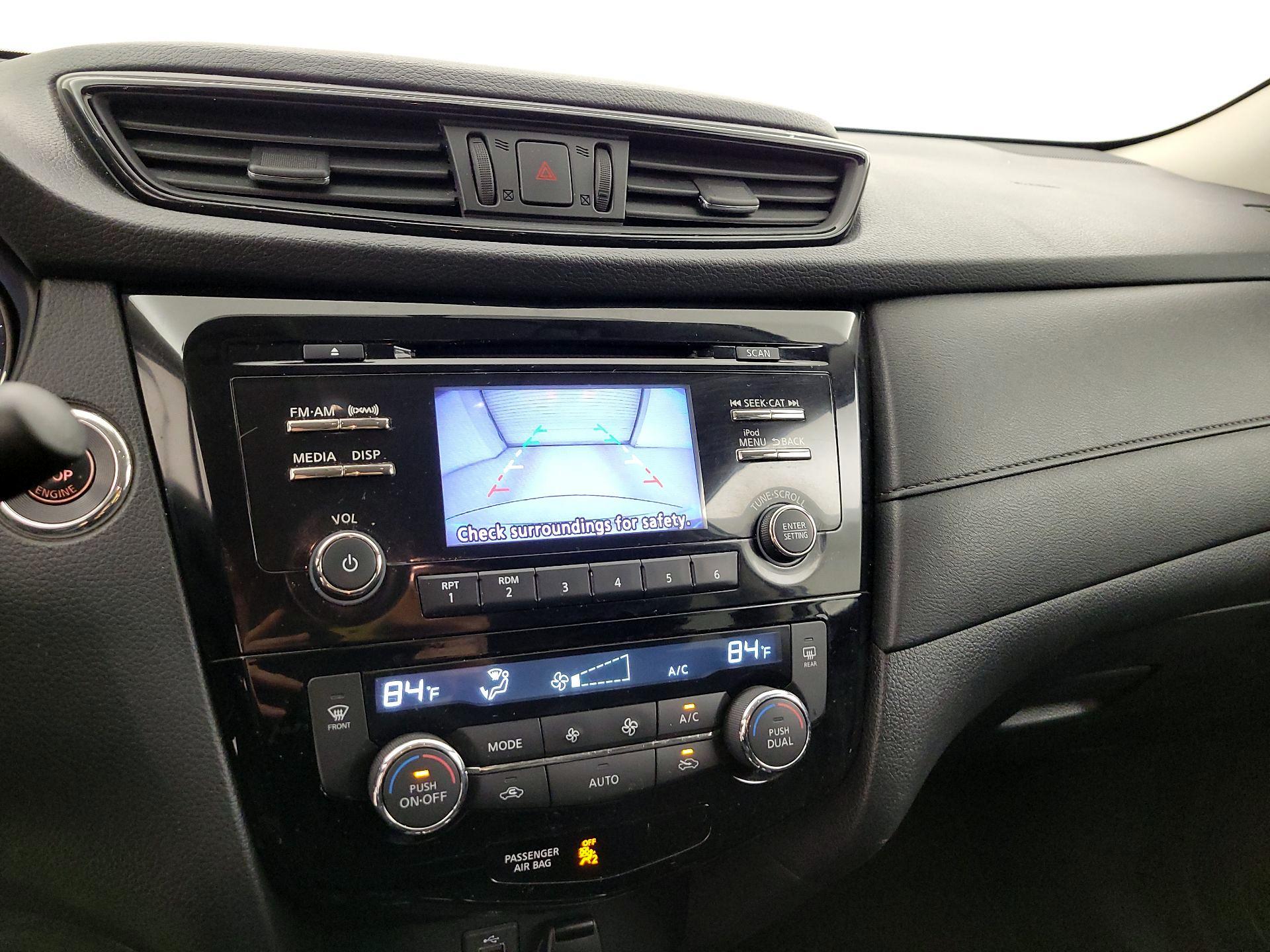 Thumbnail: 2017 Nissan Rogue - 14