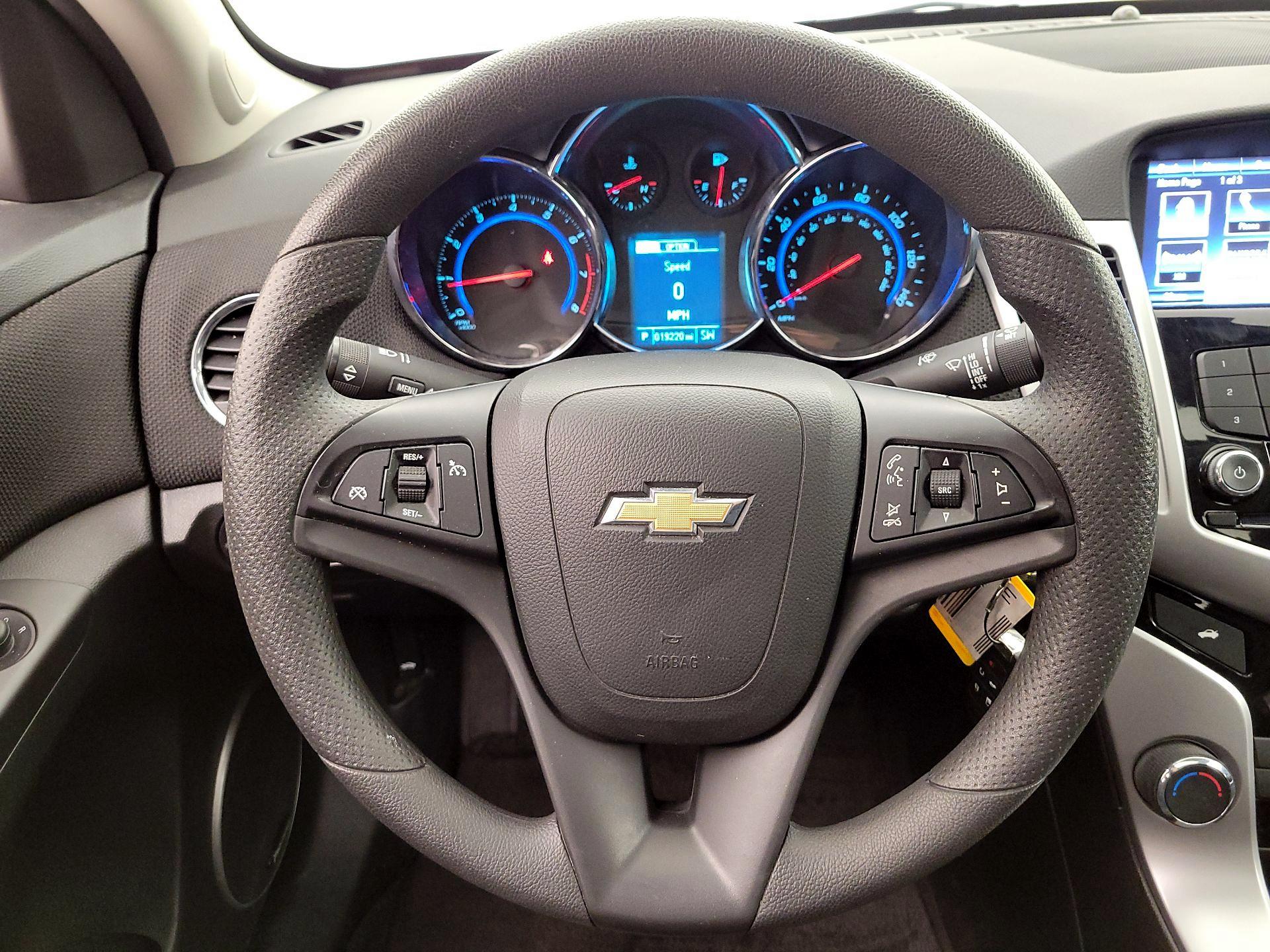 Thumbnail: 2016 Chevrolet Cruze - 10