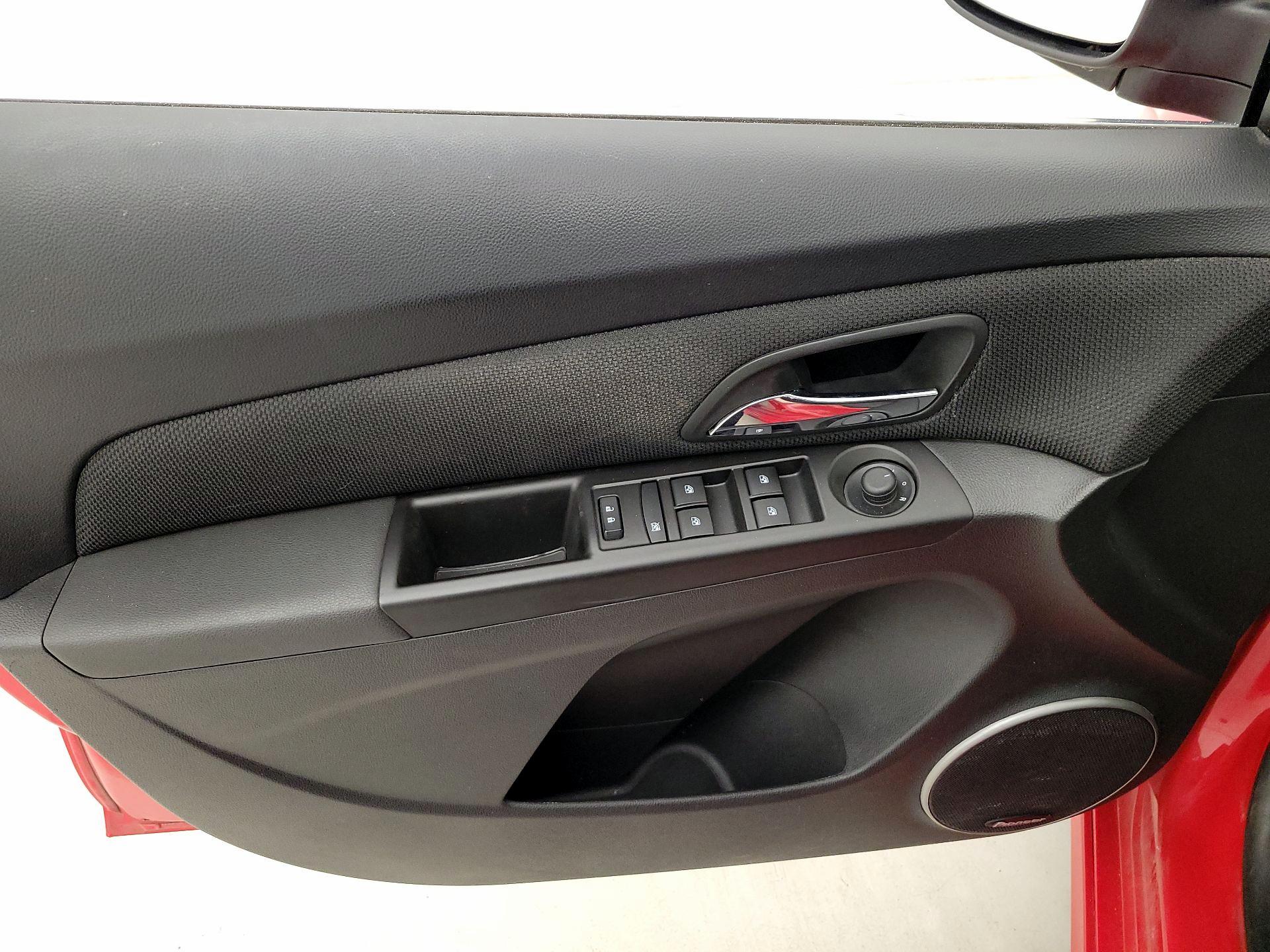 Thumbnail: 2016 Chevrolet Cruze - 12