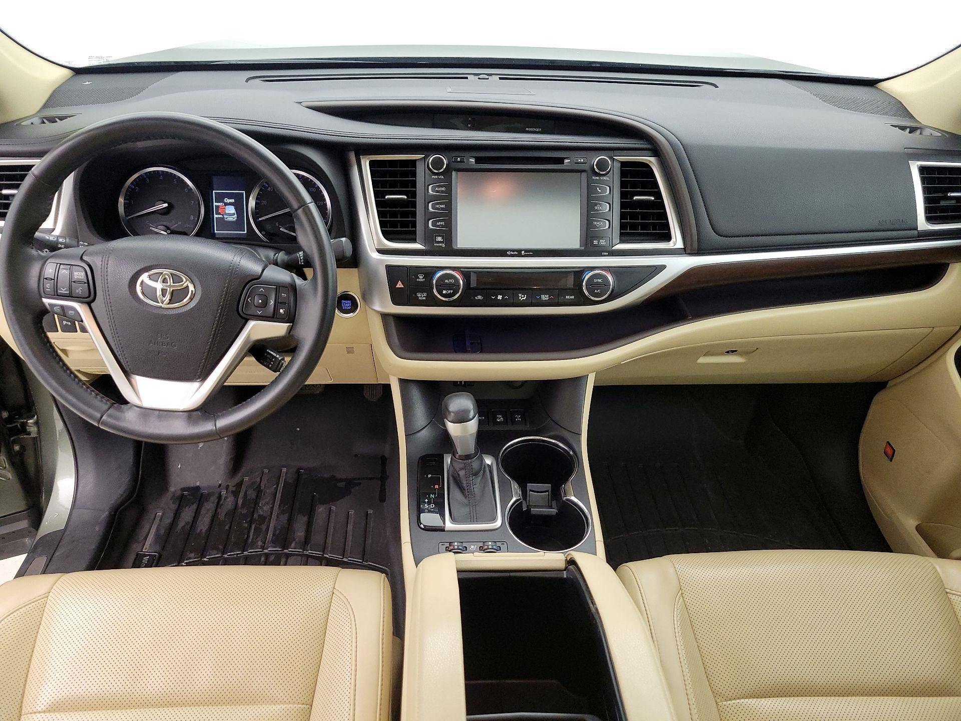 Thumbnail: 2015 Toyota Highlander - 9