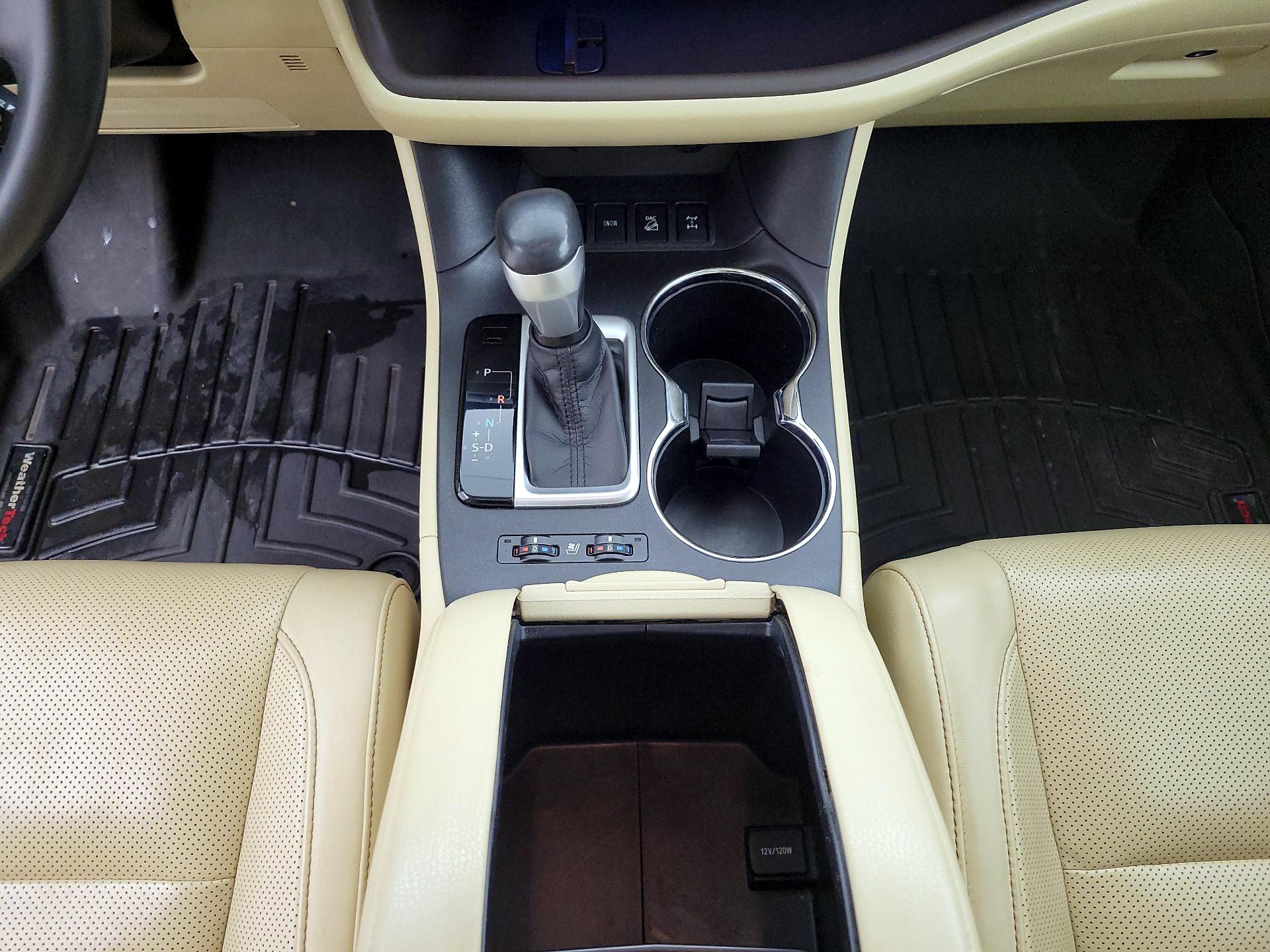 Thumbnail: 2015 Toyota Highlander - 17