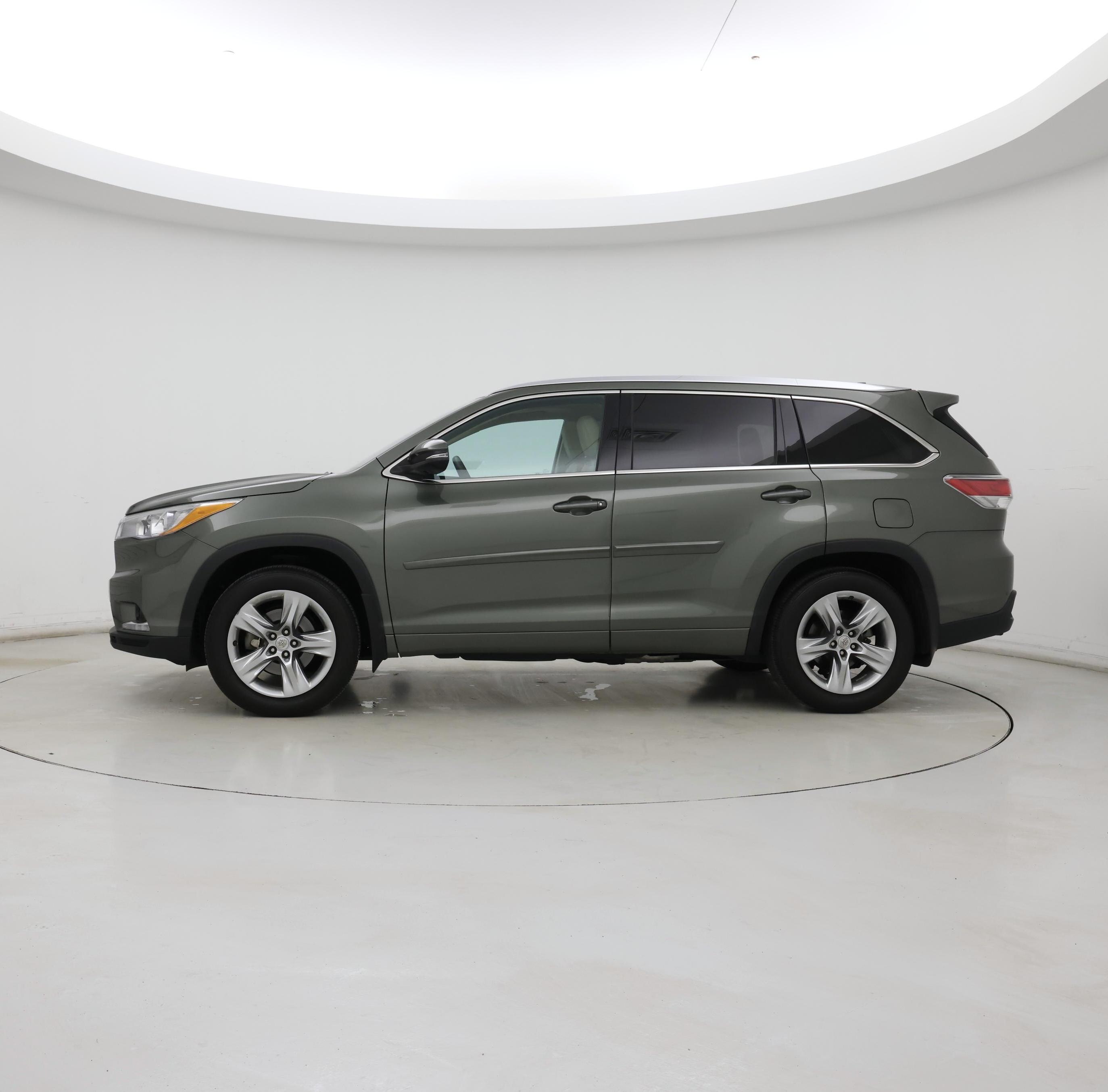 Thumbnail: 2015 Toyota Highlander - 3