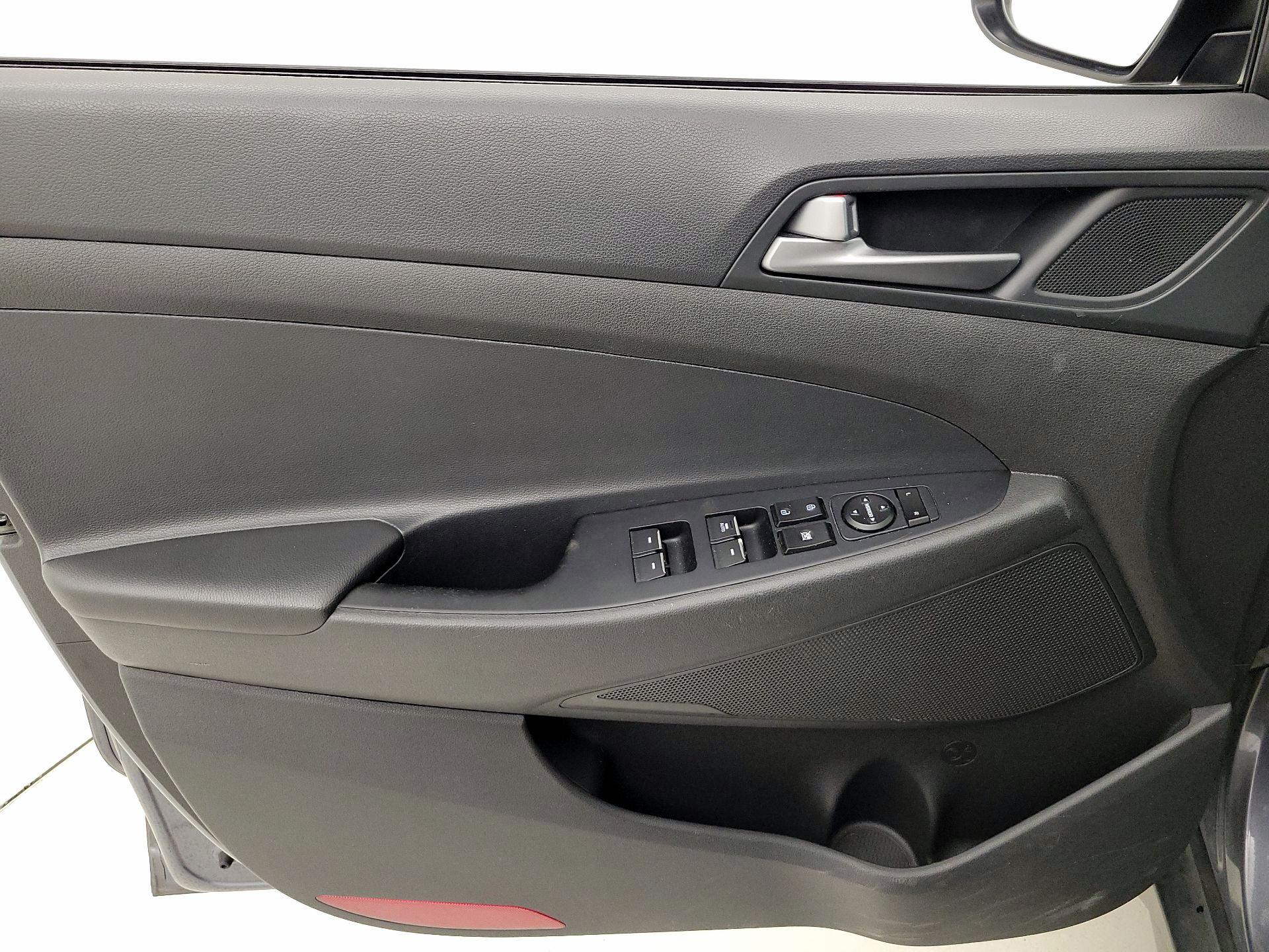 Thumbnail: 2016 Hyundai Tucson - 12