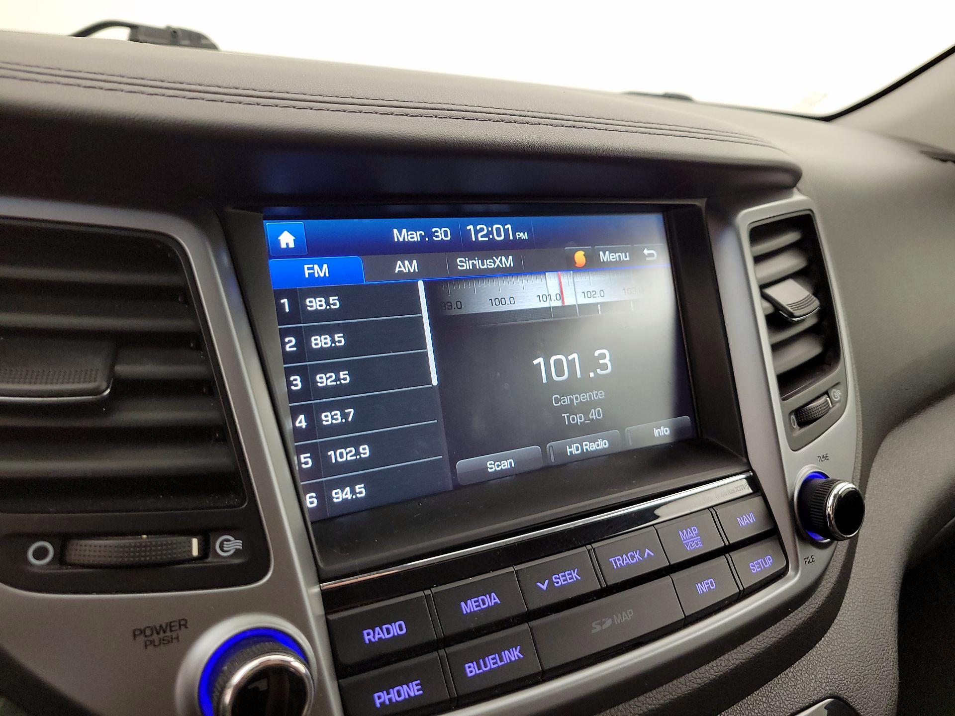 Thumbnail: 2016 Hyundai Tucson - 16