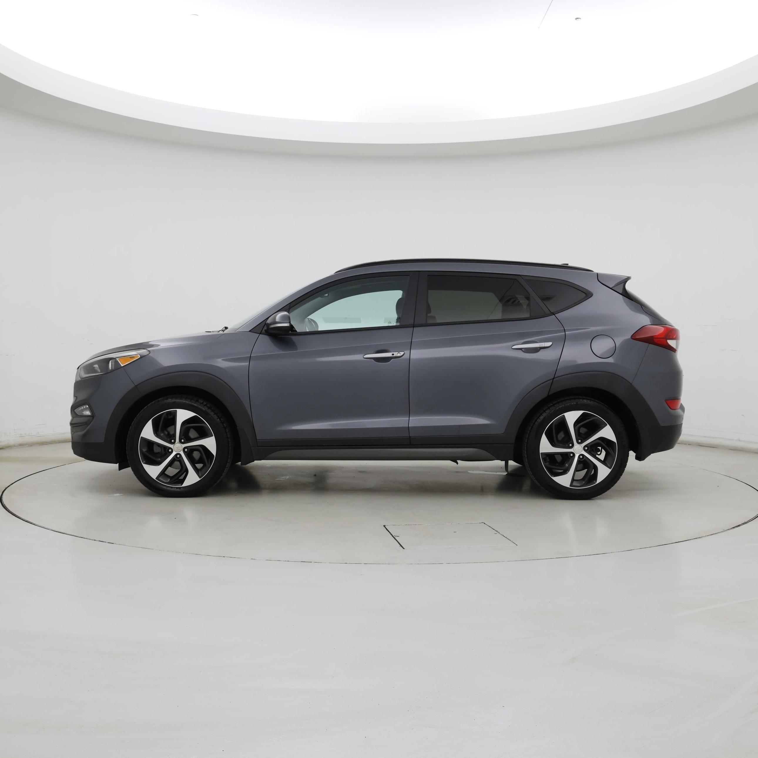 Thumbnail: 2016 Hyundai Tucson - 3