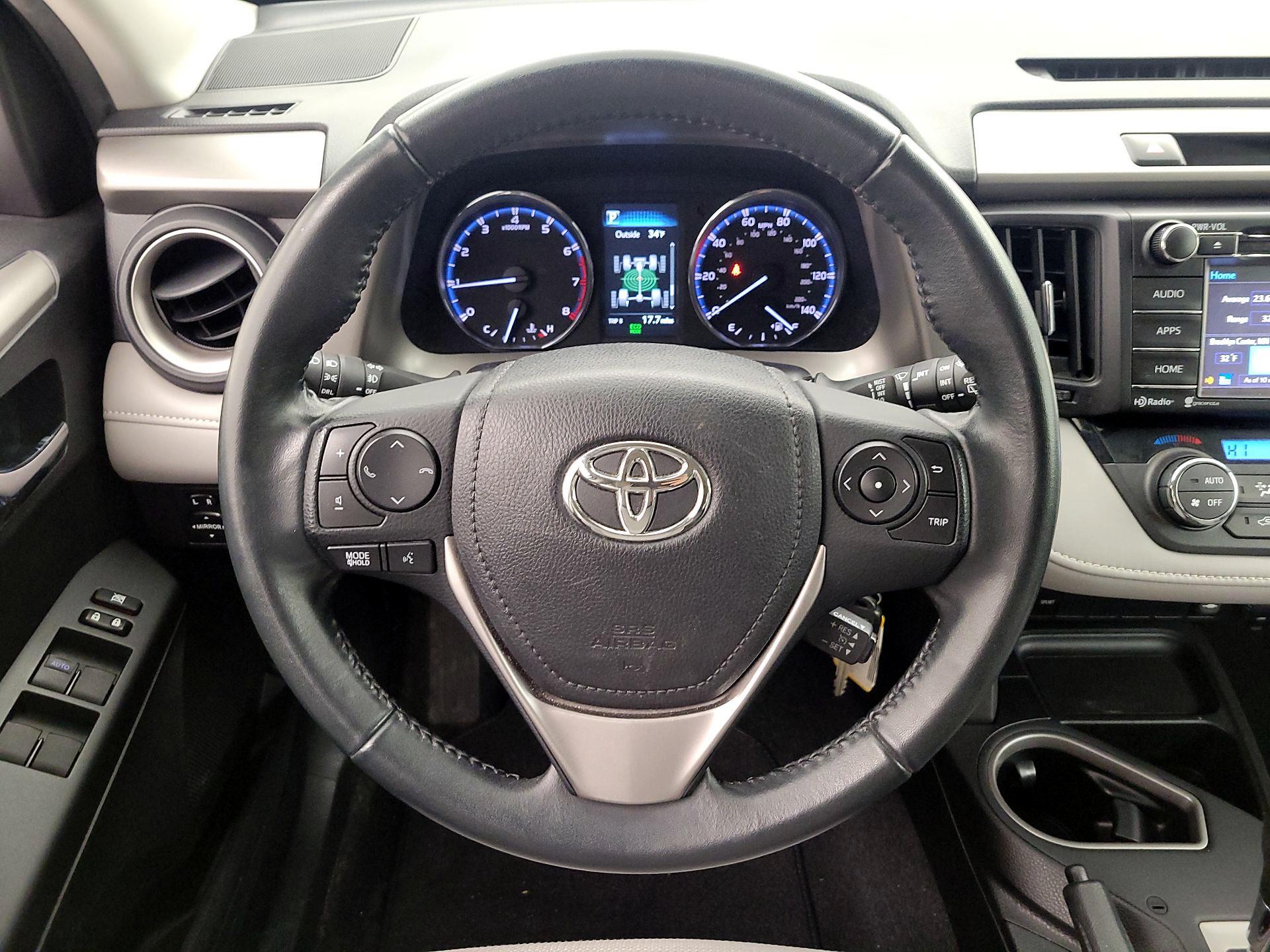 Thumbnail: 2016 Toyota RAV4 - 10