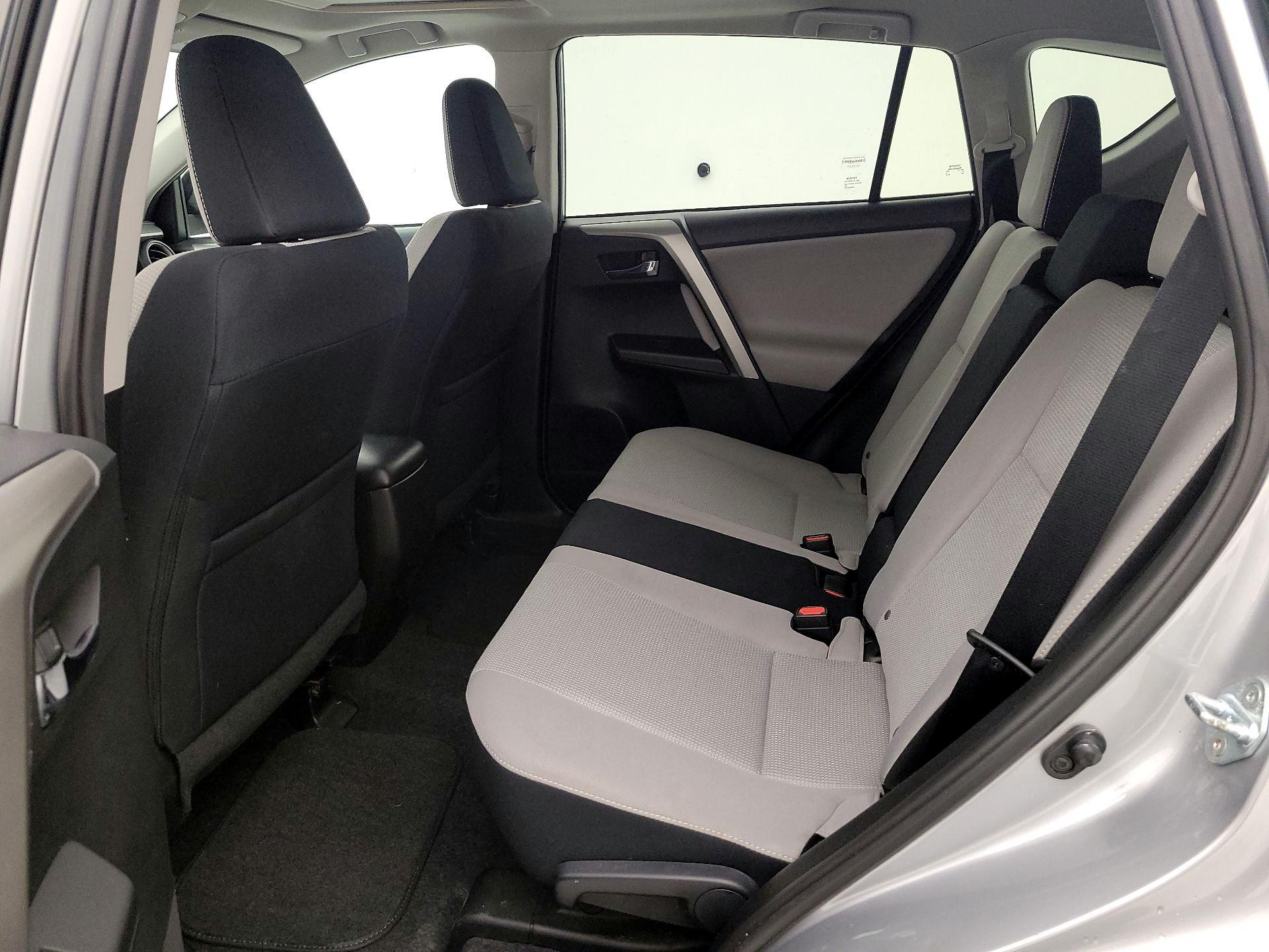 Thumbnail: 2016 Toyota RAV4 - 20