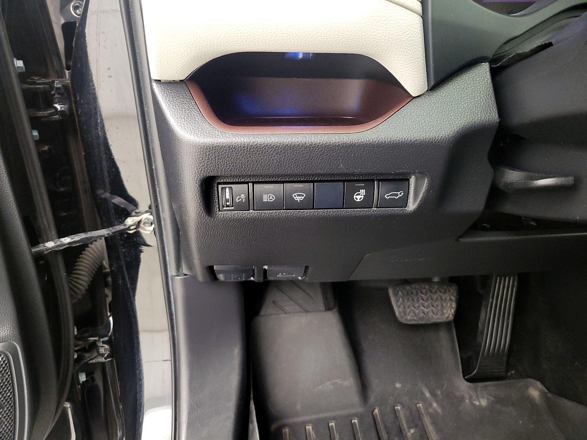 Thumbnail: 2019 Toyota RAV4 - 13