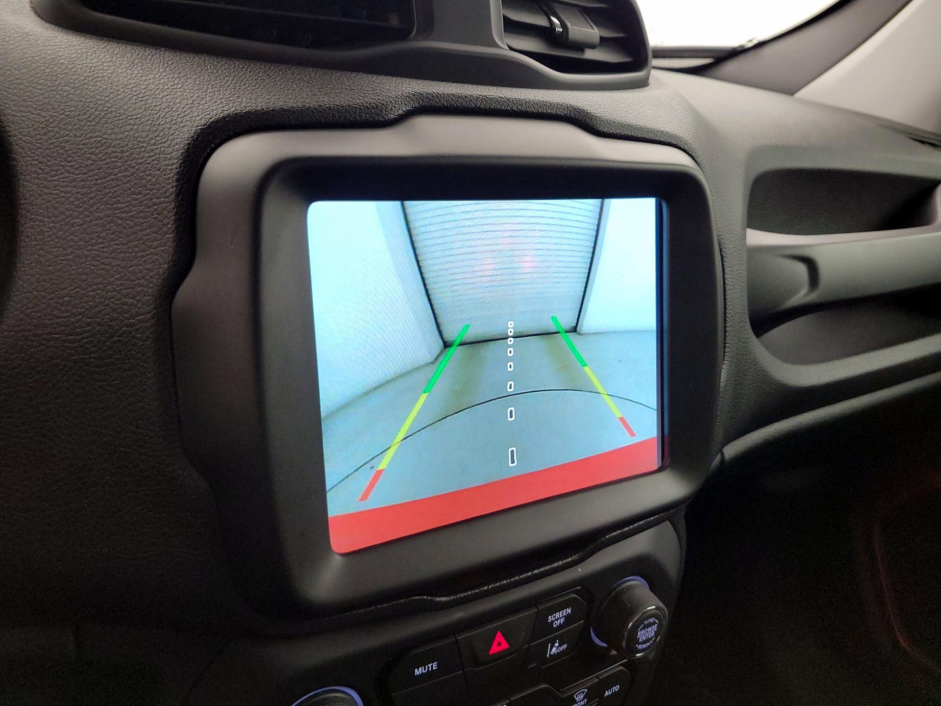 Thumbnail: 2021 Jeep Renegade - 15