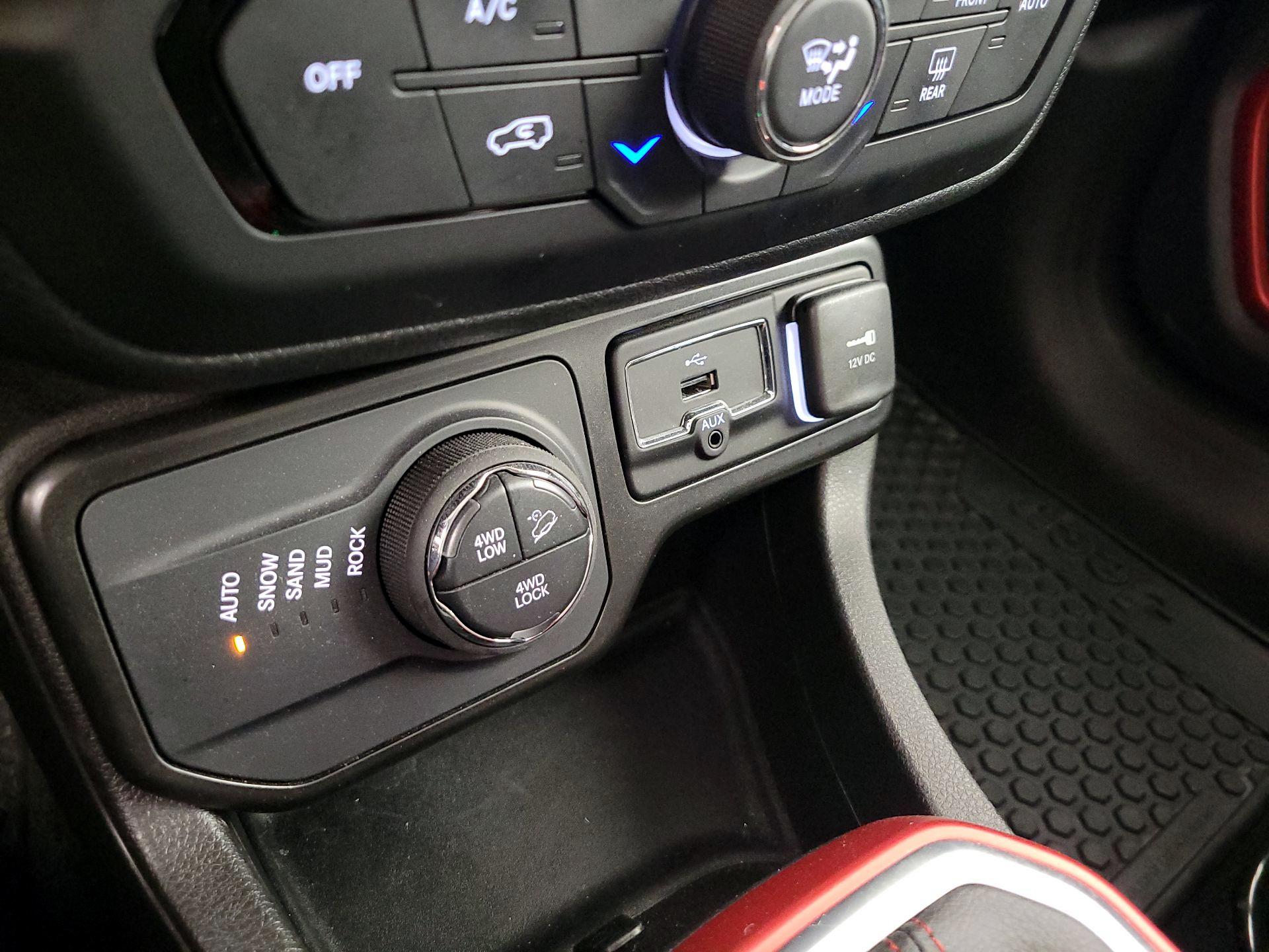 Thumbnail: 2021 Jeep Renegade - 19