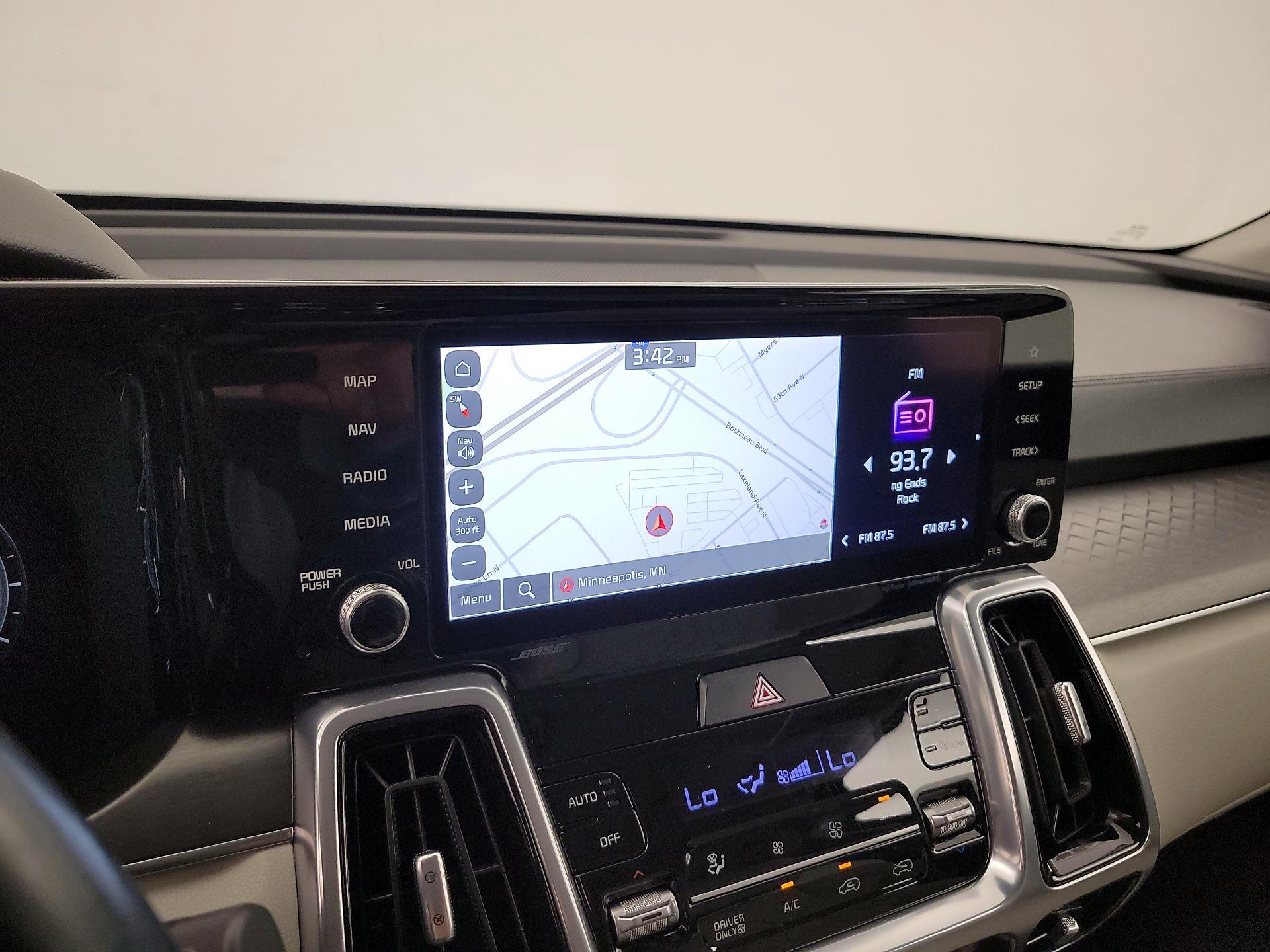 Thumbnail: 2023 Kia Sorento - 14